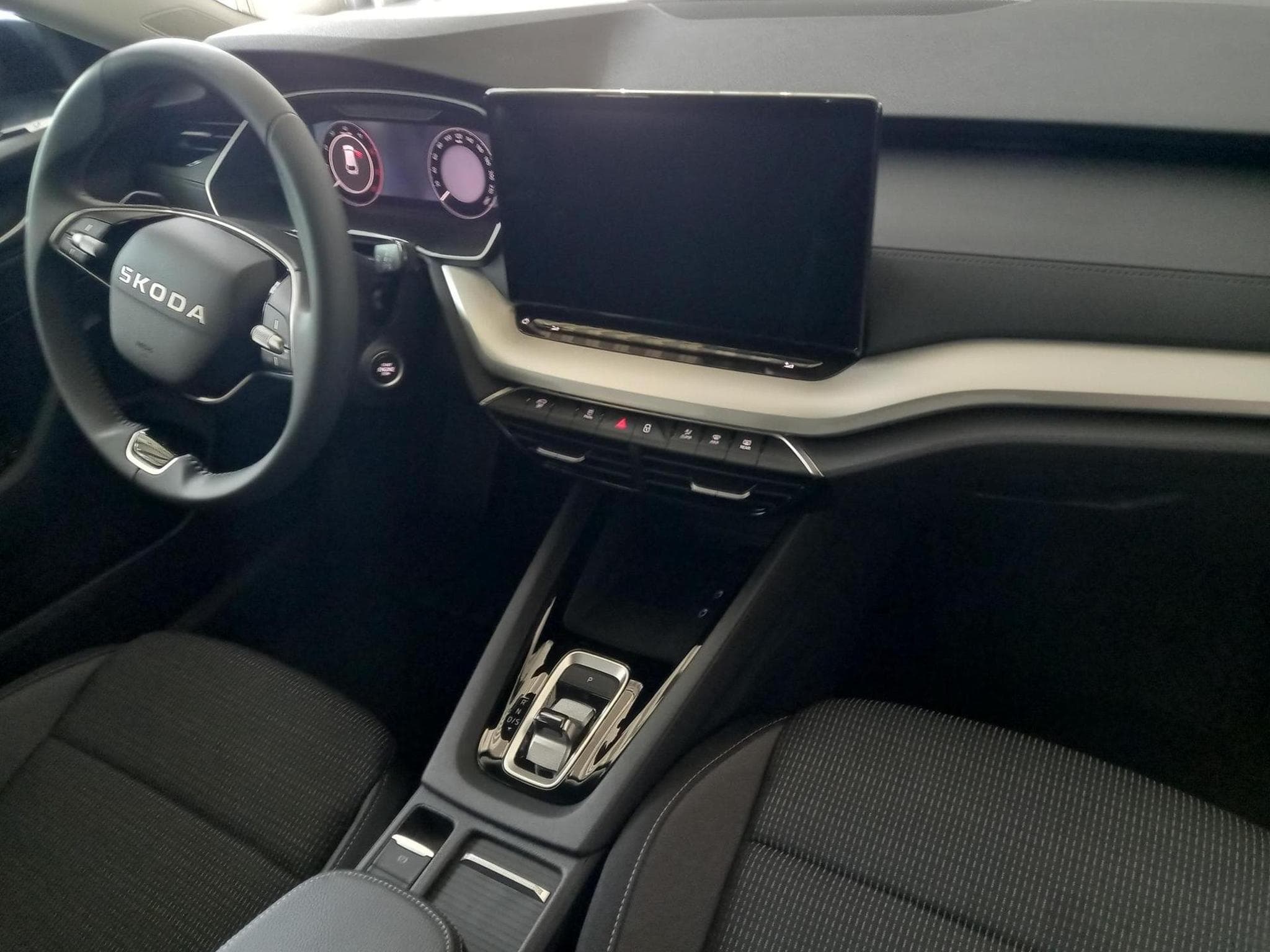 Skoda Octavia Selection 2.0 TDI (2025) - Photo 11