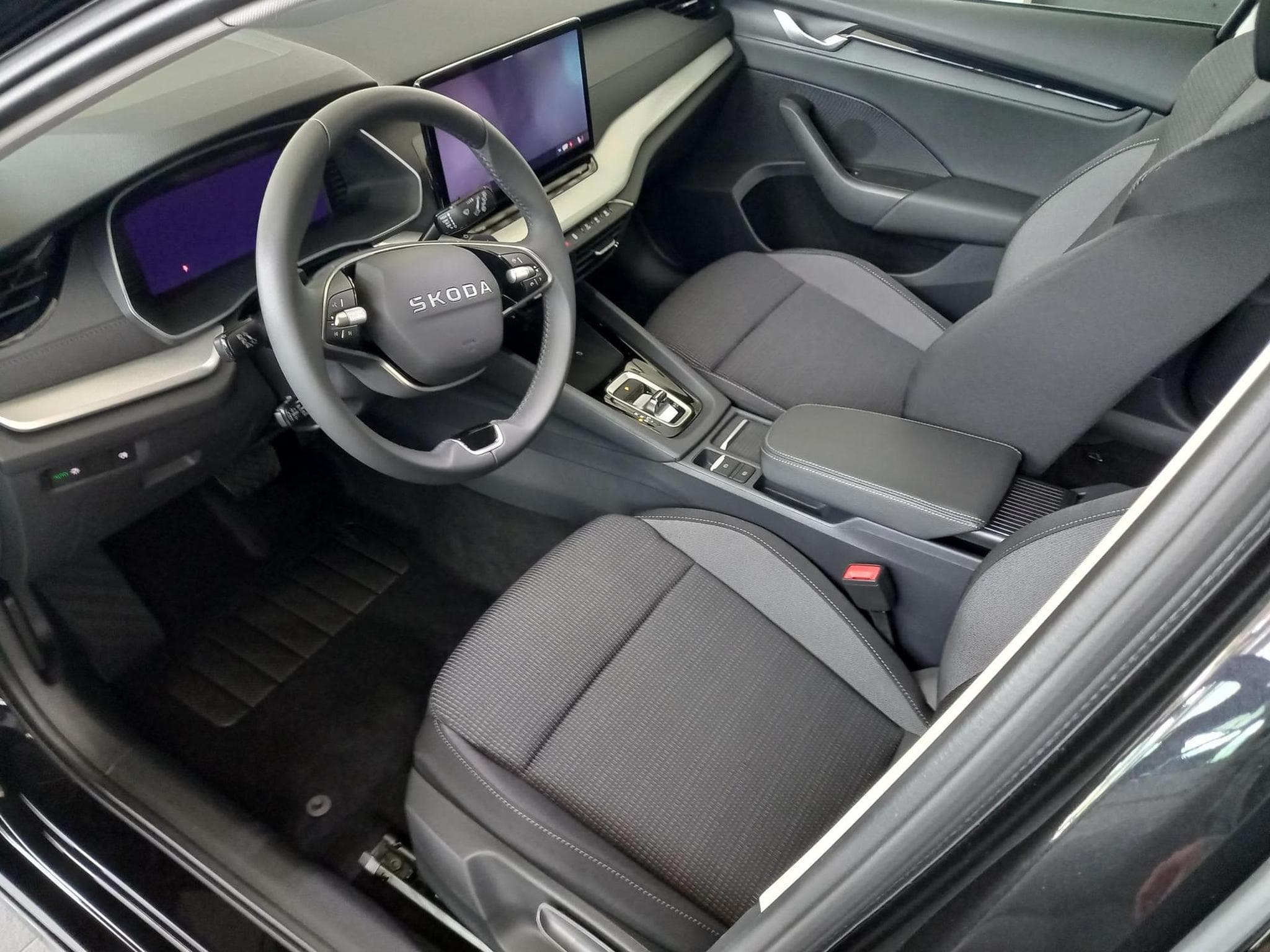 Skoda Octavia Selection 2.0 TDI (2025) - Photo 2