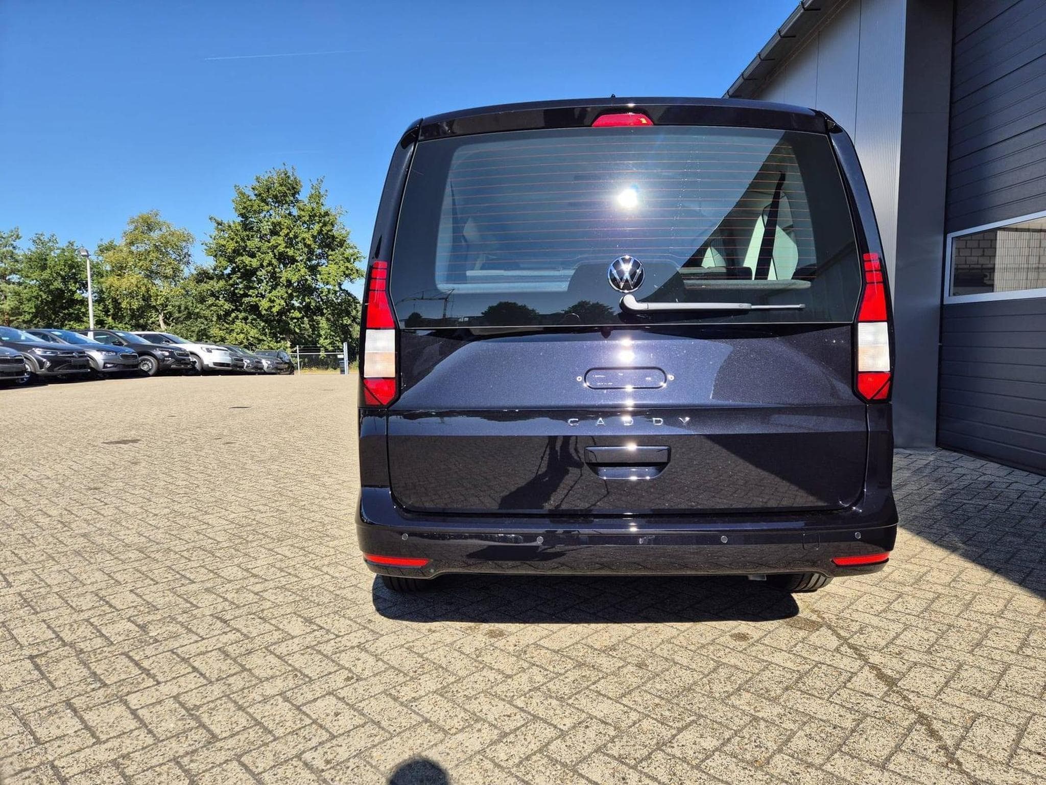 VW Caddy Maxi 2.0 TDI (2025) - Photo 4