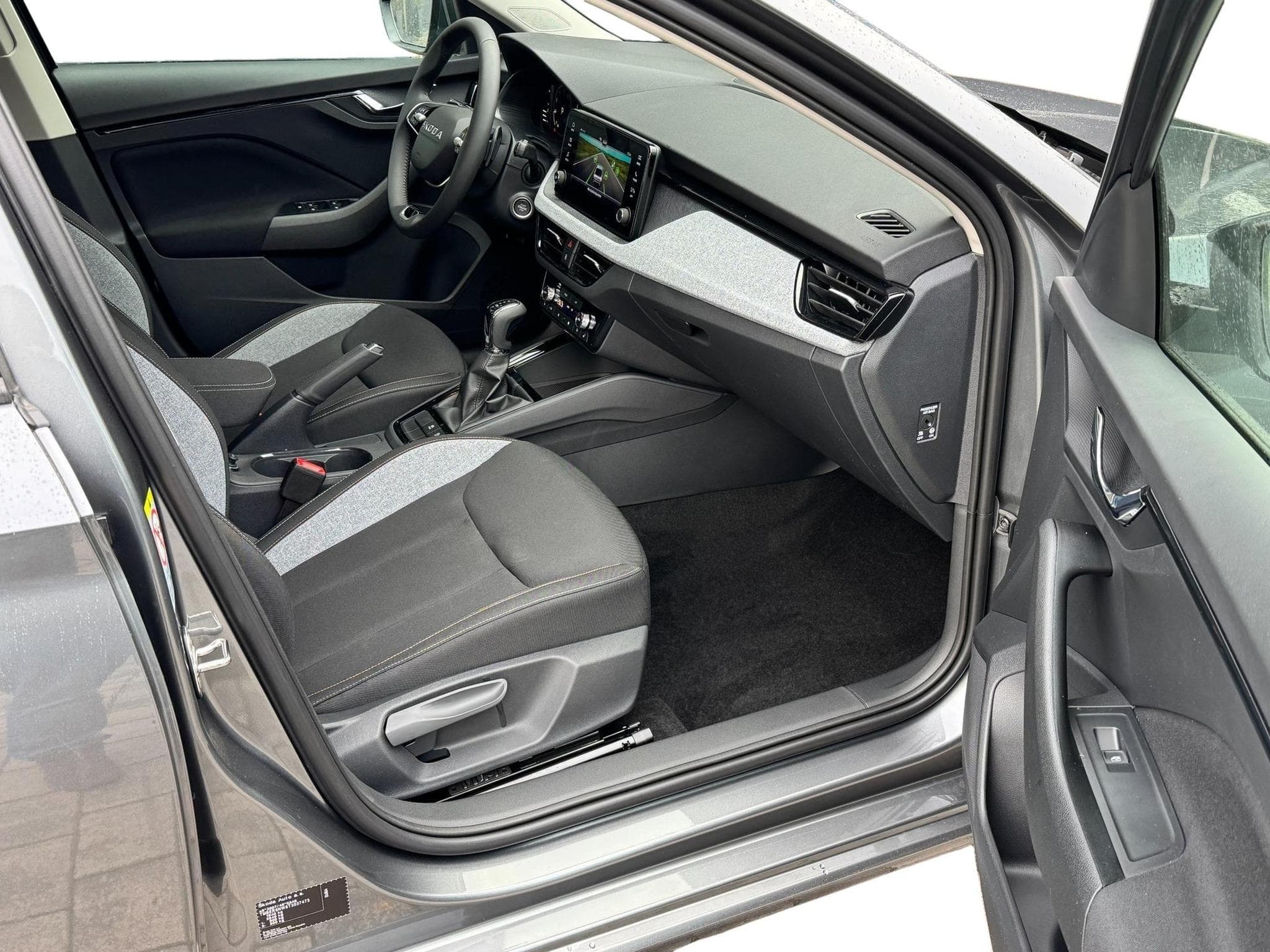 Skoda Scala 1,0 TSI DSG (2025) - Foto 9