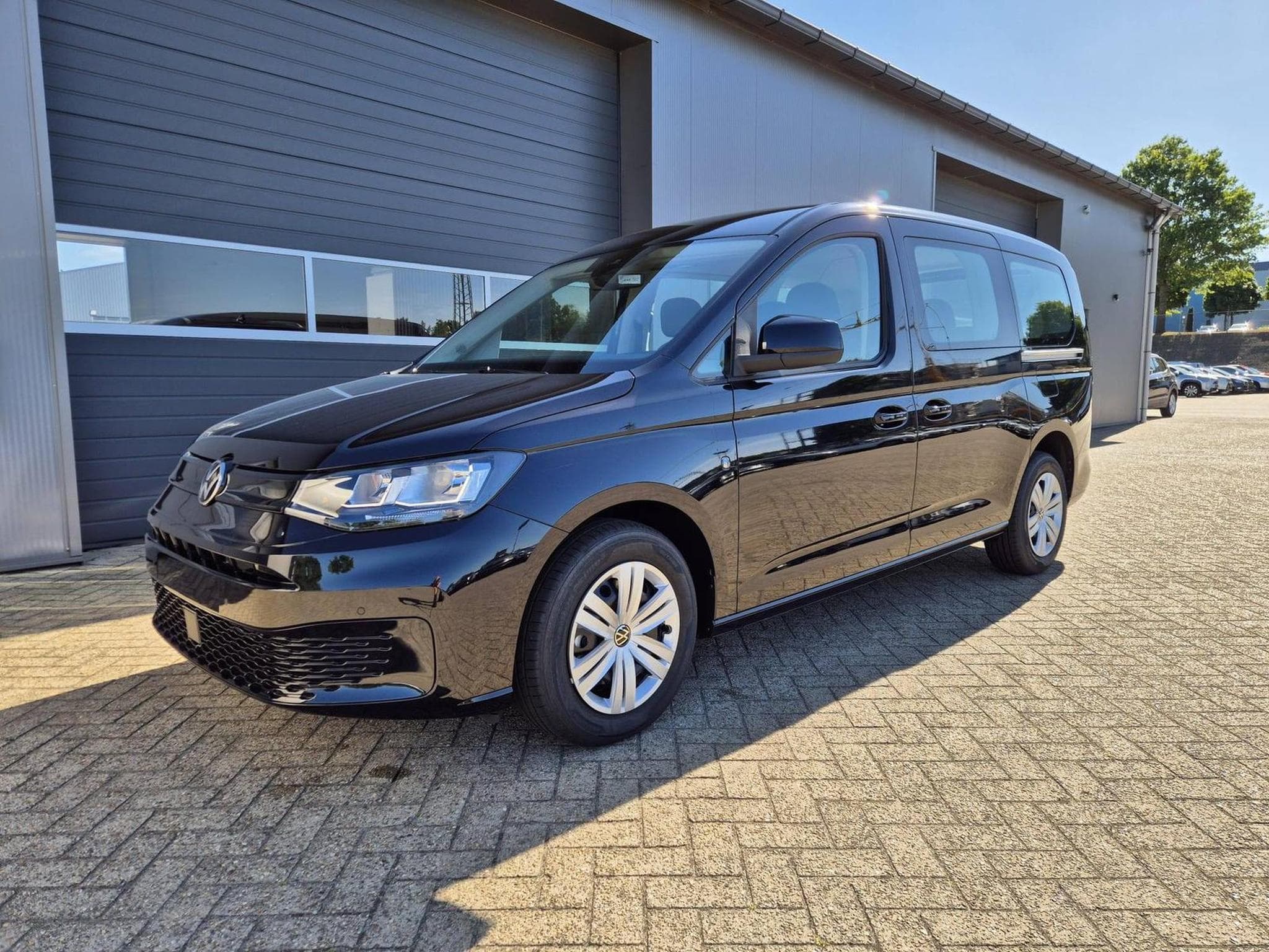 VW Caddy Maxi 2.0 TDI (2025) - Photo 2