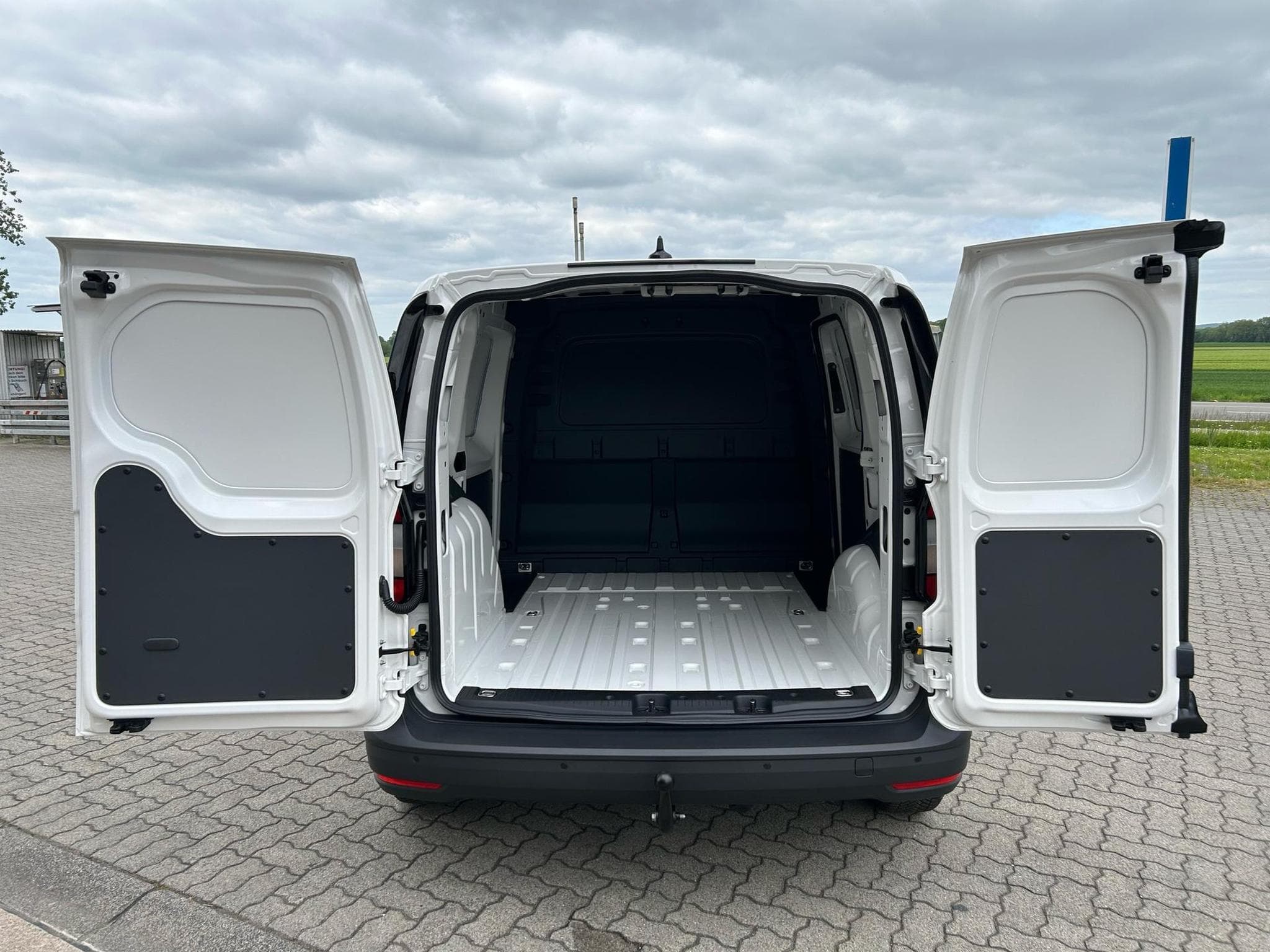 VW Caddy Cargo (2026) - Photo 18