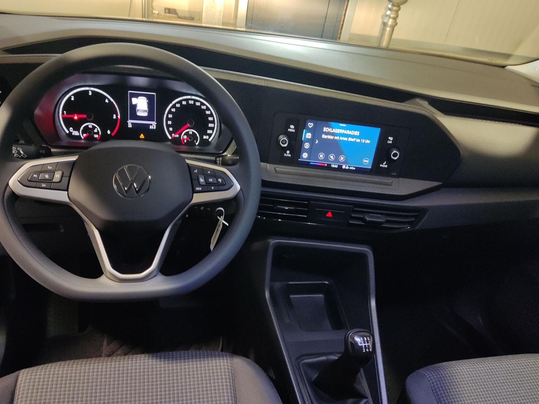 VW Caddy 2.0 TDI 102PS (2022) - Photo 10