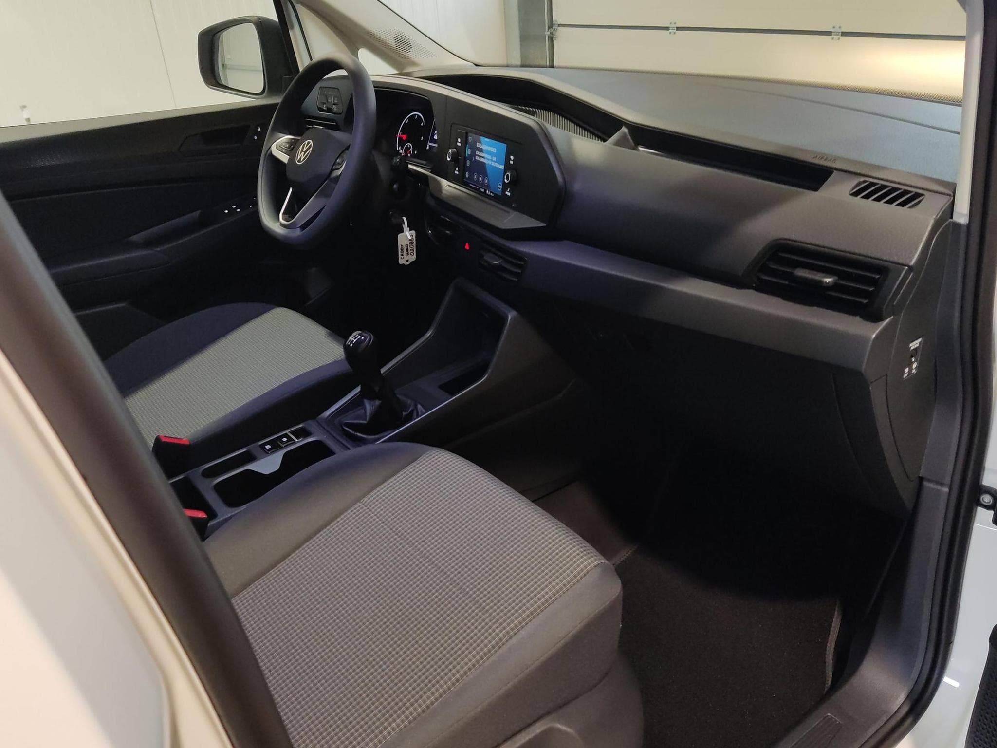 VW Caddy 2.0 TDI 102PS (2022) - Photo 15