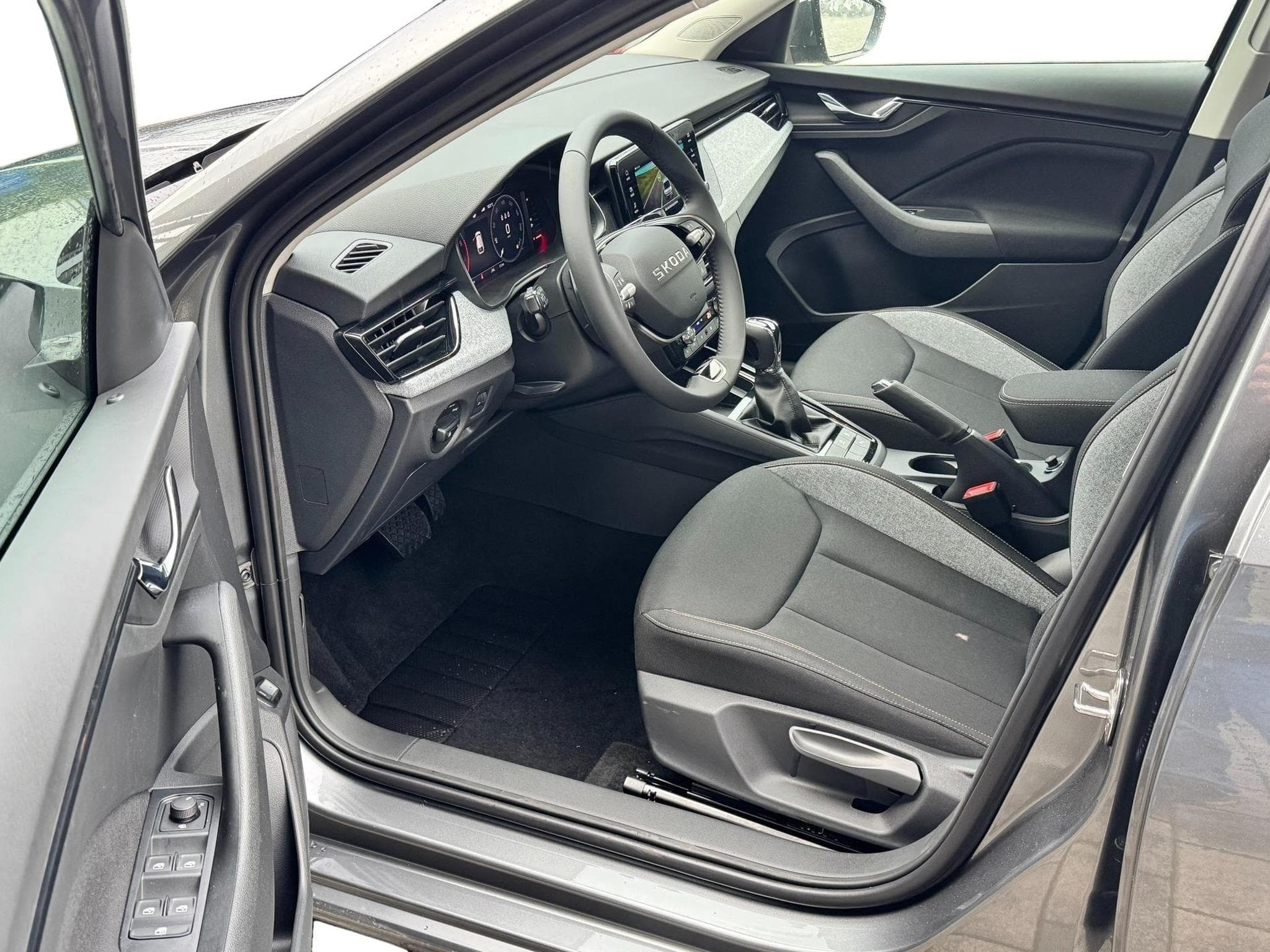 Skoda Scala 1,0 TSI DSG (2025) - Foto 11