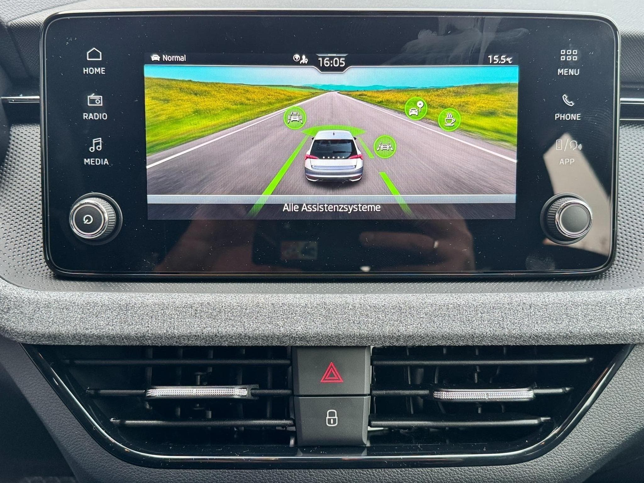 Skoda Scala 1,0 TSI DSG (2025) - Foto 23