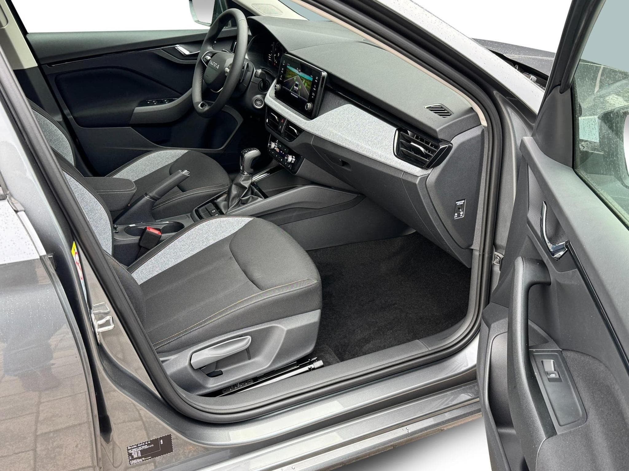 Skoda Scala 1,0 TSI DSG (2025) - Foto 9