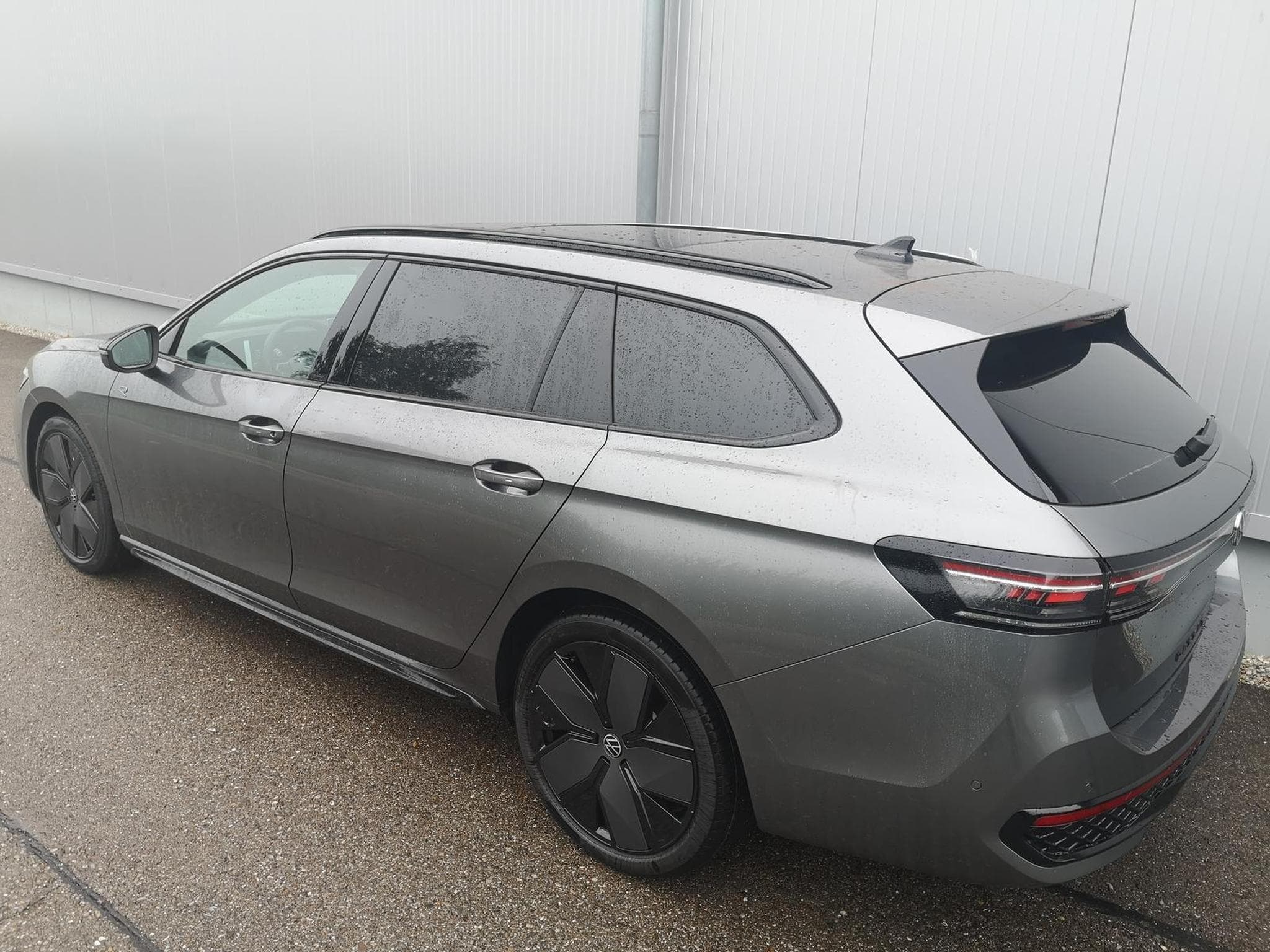 VW Passat Variant 2.0 TDI 142 kW 4Motion R-Line (2026) - Foto 2