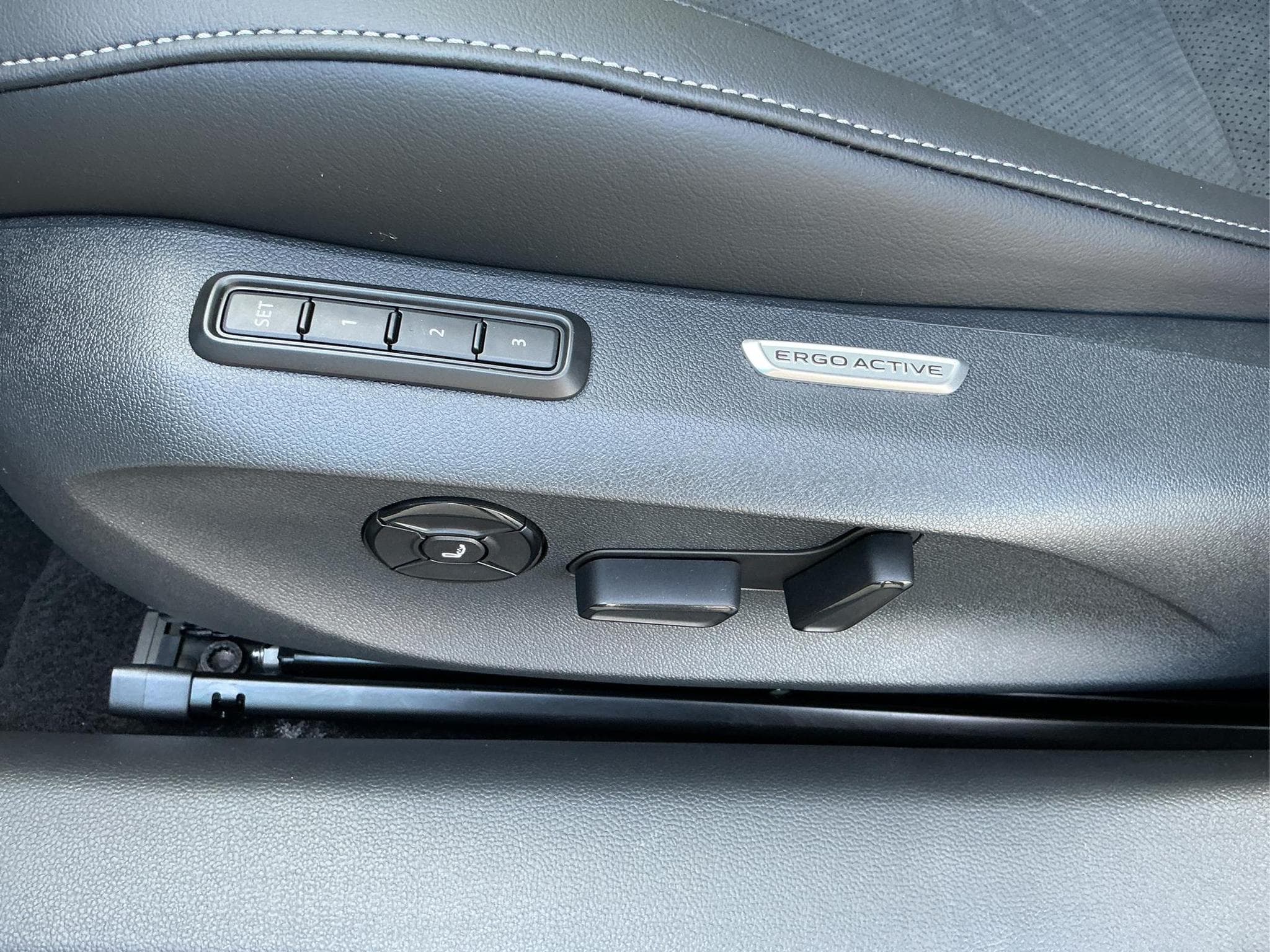 VW Passat Variant Elegance (2026) - Foto 12