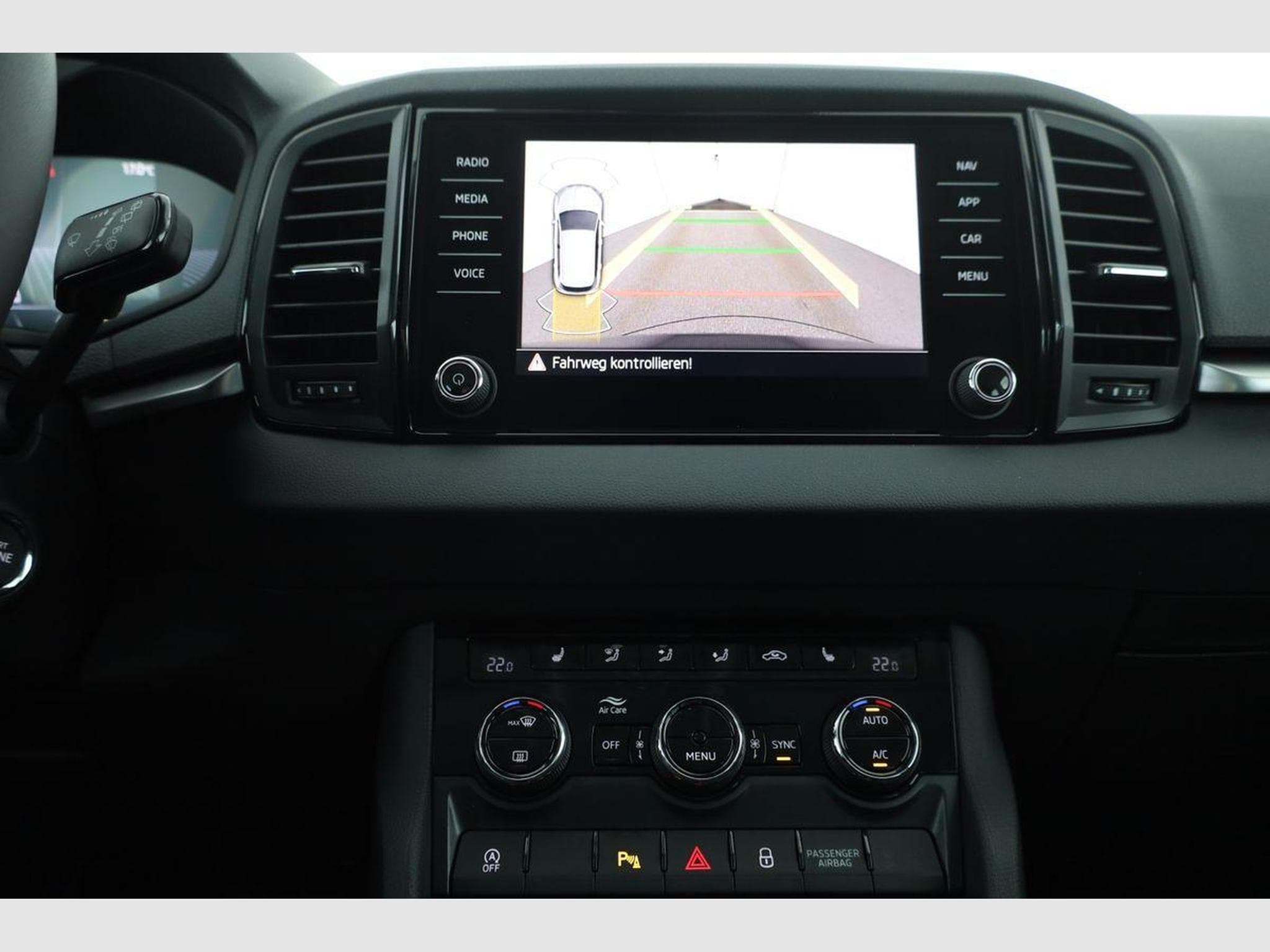 Skoda Karoq 1.5 TSI DSG (2025) - Photo 6