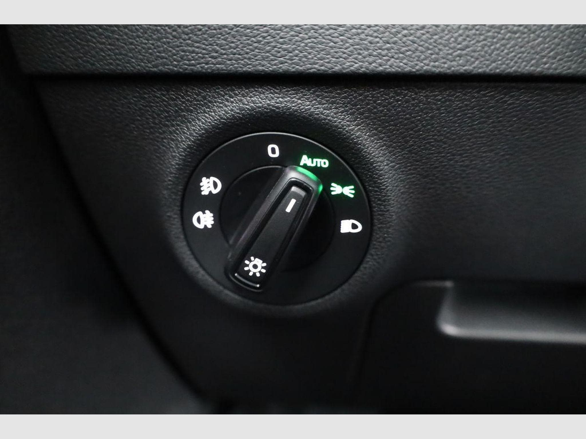 Skoda Karoq 1.5 TSI DSG (2025) - Photo 8