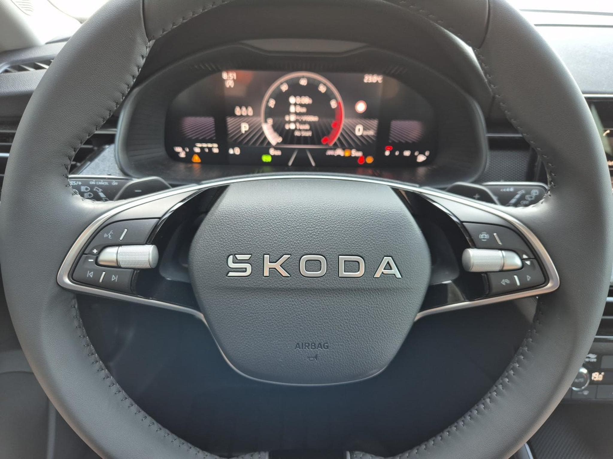 Skoda Kamiq 1.0 TSI 115PS (2025) - Foto 15