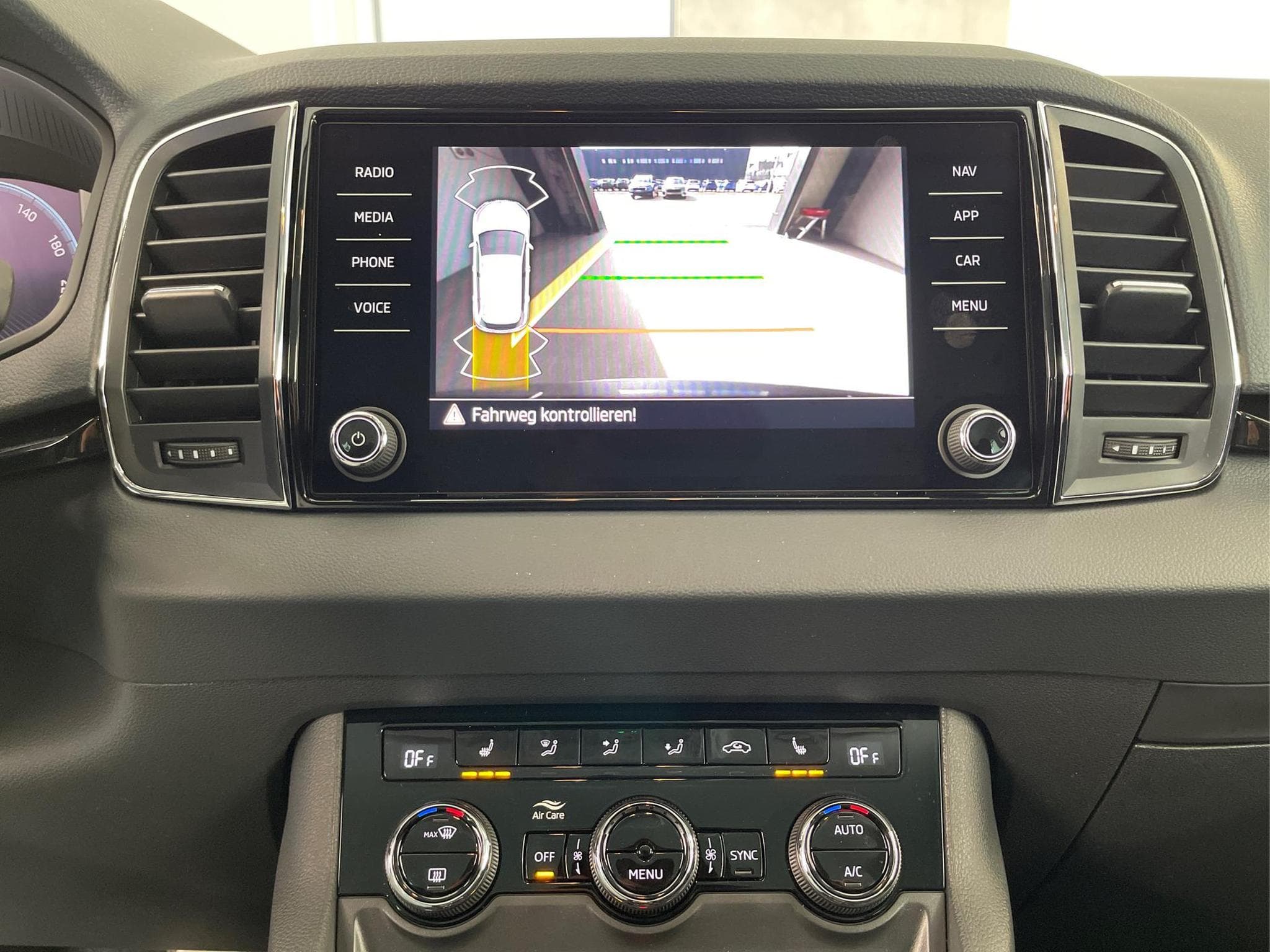 Skoda Karoq Selection (2026) - Foto 21