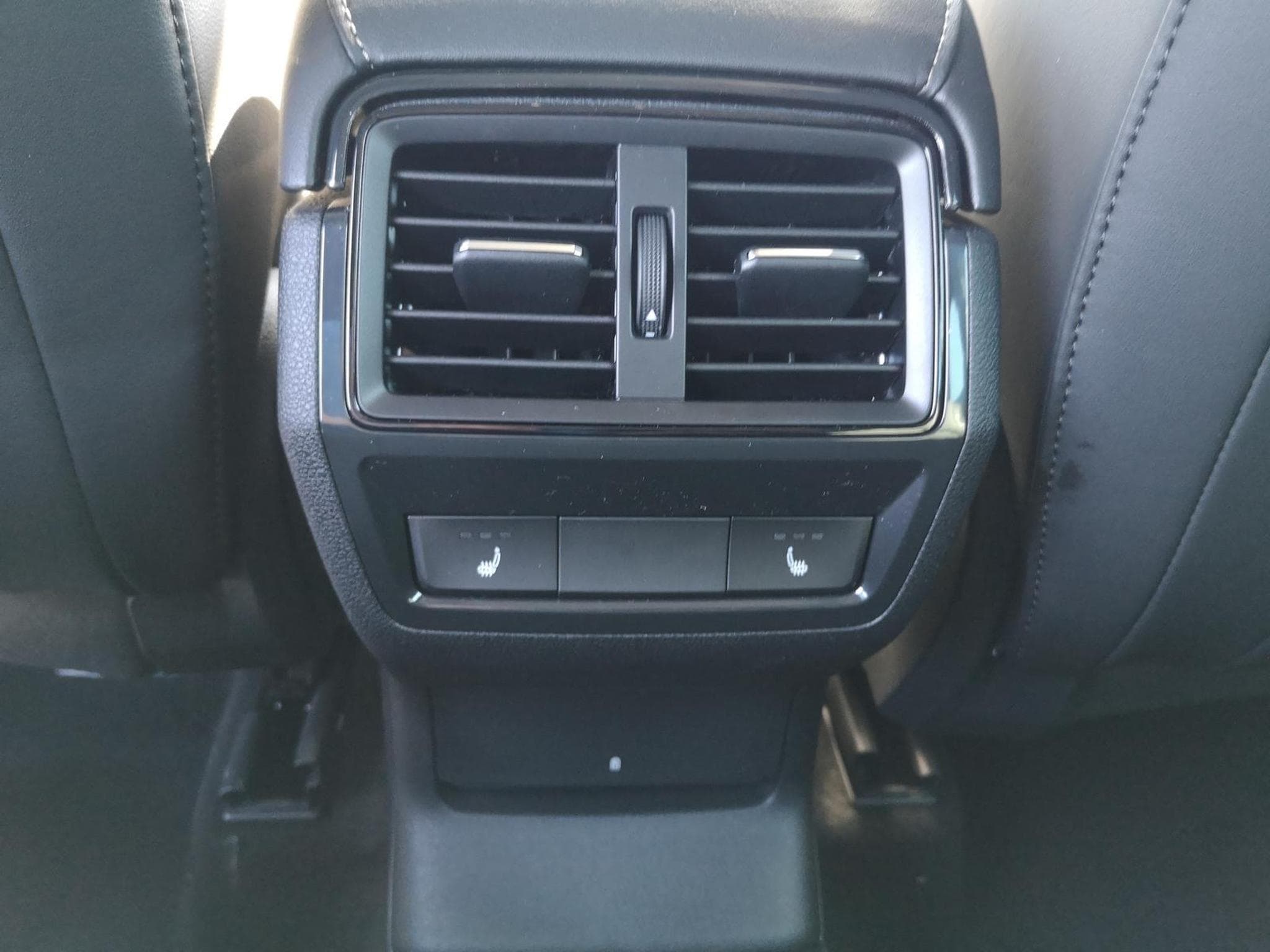 Skoda Karoq Sportline (2025) - Photo 12