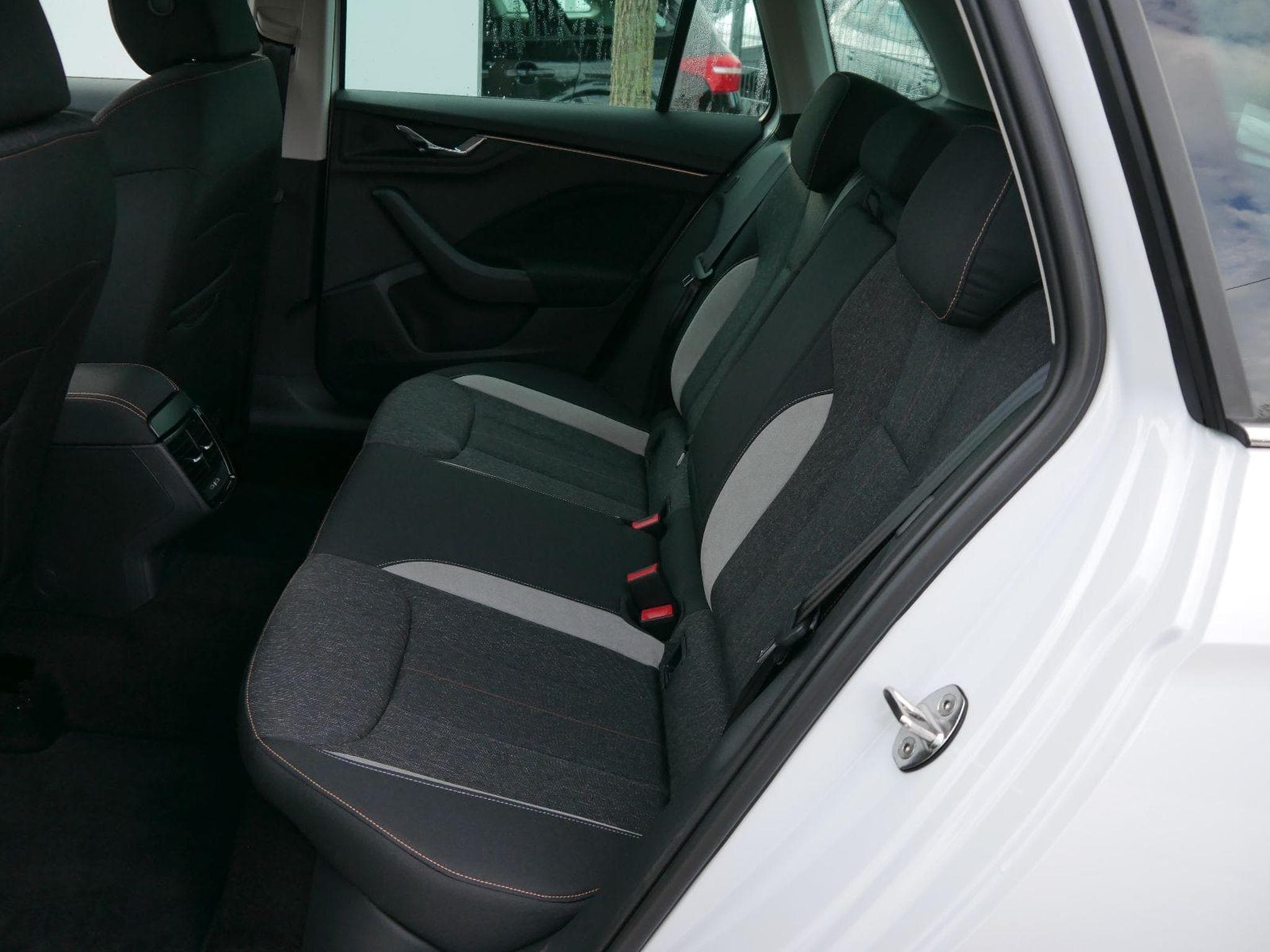 Skoda Kamiq Kamiq 130 Jahre (2025) - Foto 10