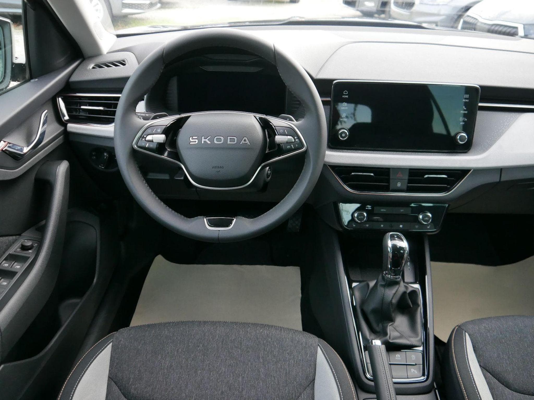 Skoda Kamiq Kamiq 130 Jahre (2025) - Foto 12