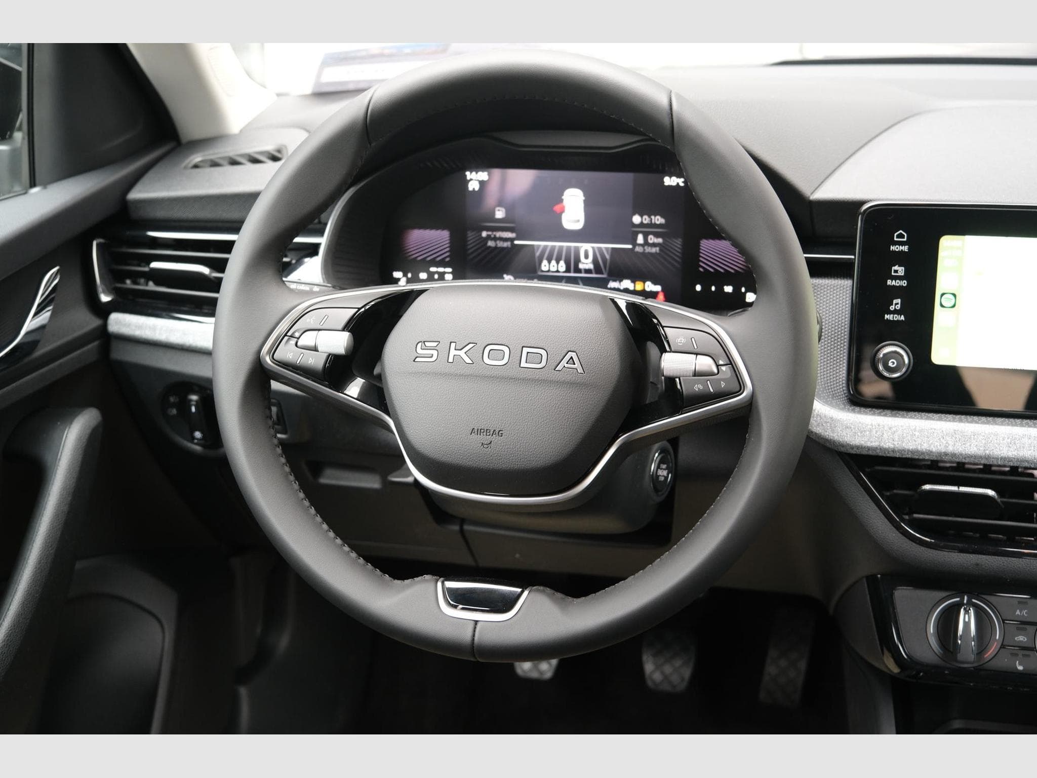 Skoda Kamiq 1.0 TSI Selection (2025) - Photo 11