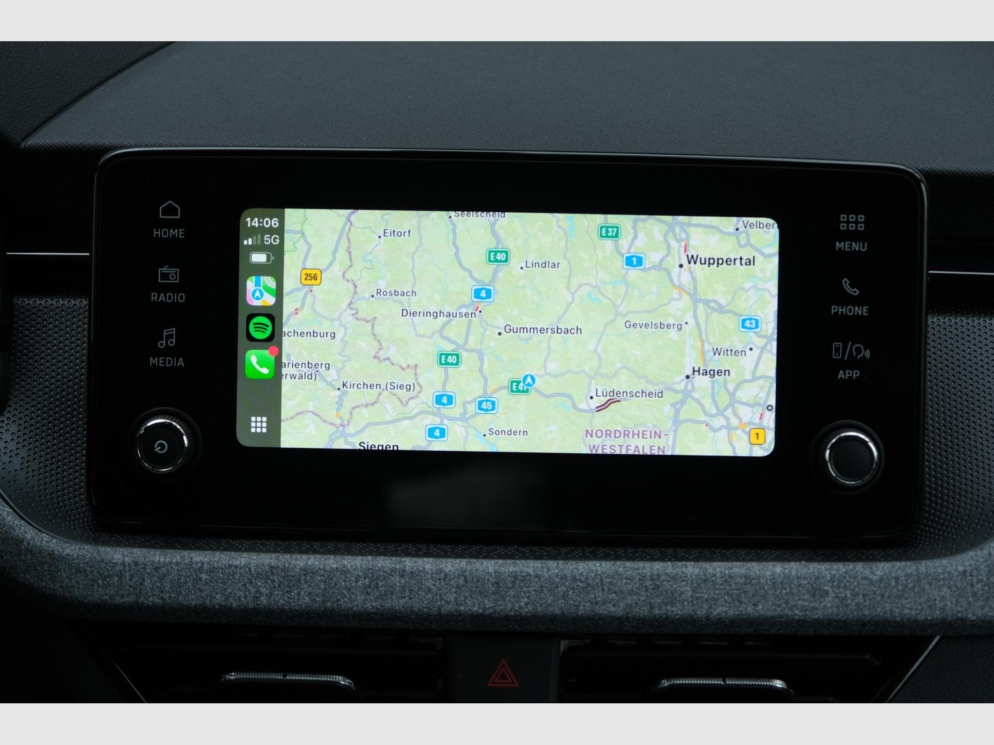 Skoda Kamiq 1.0 TSI Selection (2025) - Photo 12