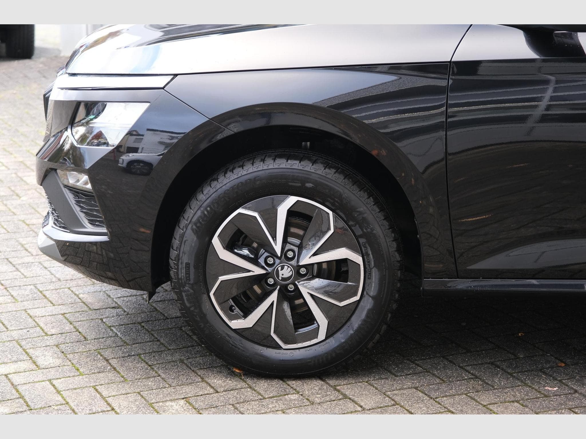 Skoda Kamiq 1.0 TSI Selection (2025) - Photo 4