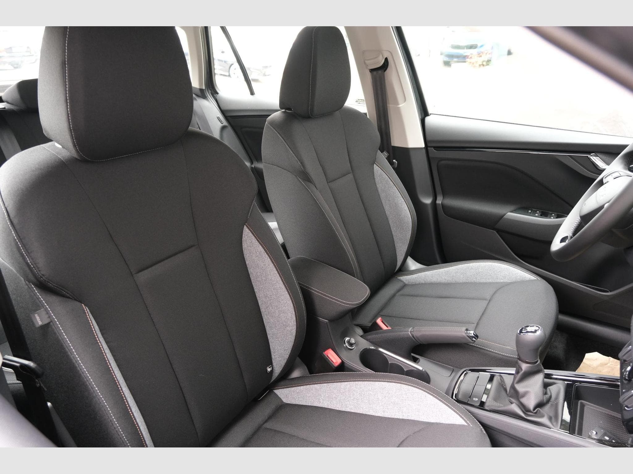 Skoda Kamiq 1.0 TSI Selection (2025) - Photo 7