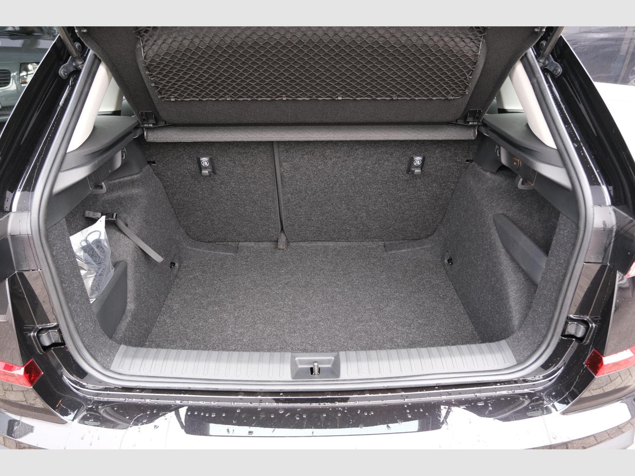 Skoda Kamiq 1.0 TSI Selection (2025) - Photo 8