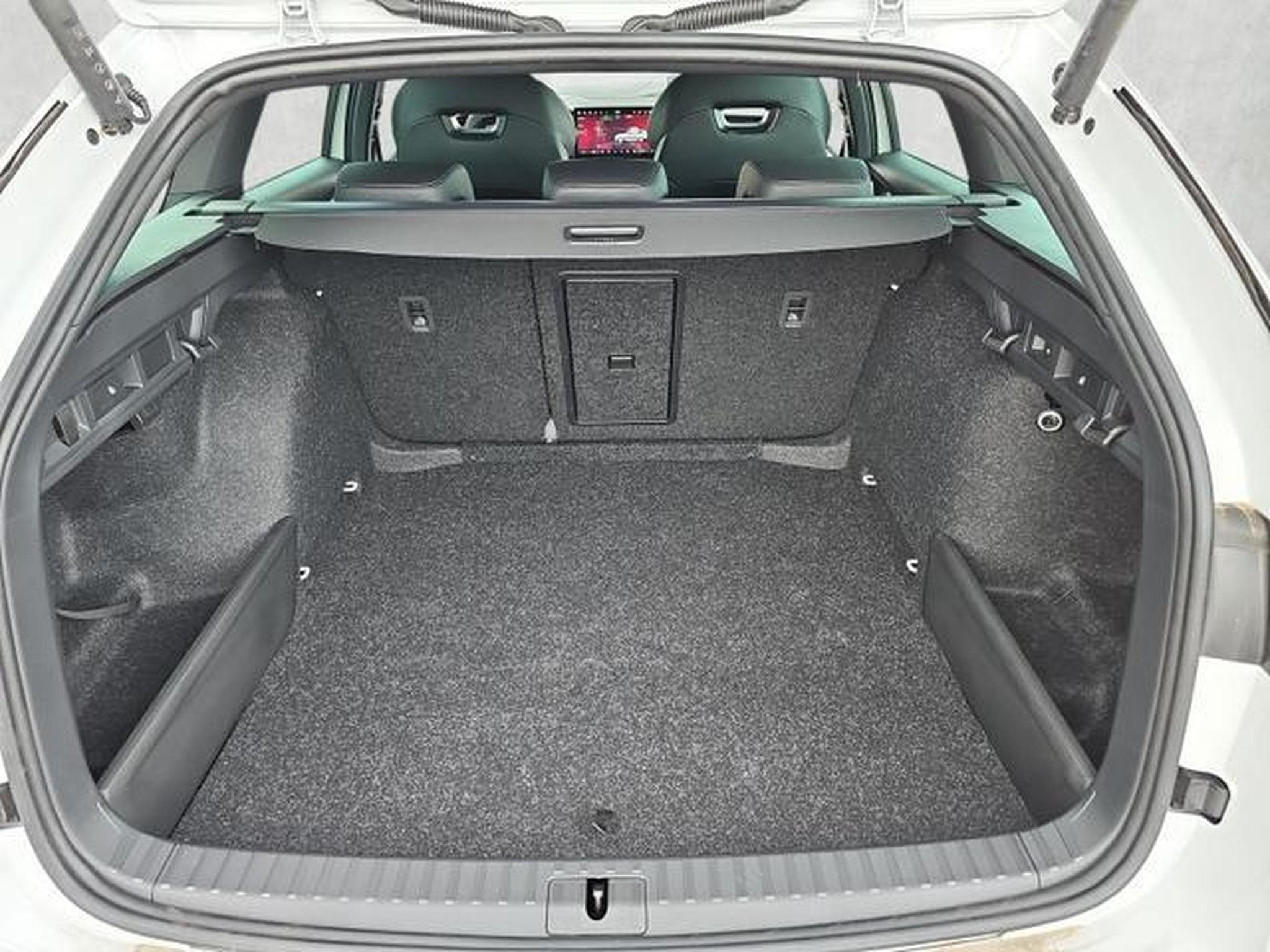 Skoda Octavia 1.5 TSI mHEV 110 kW Sportline (2025) - Photo 1