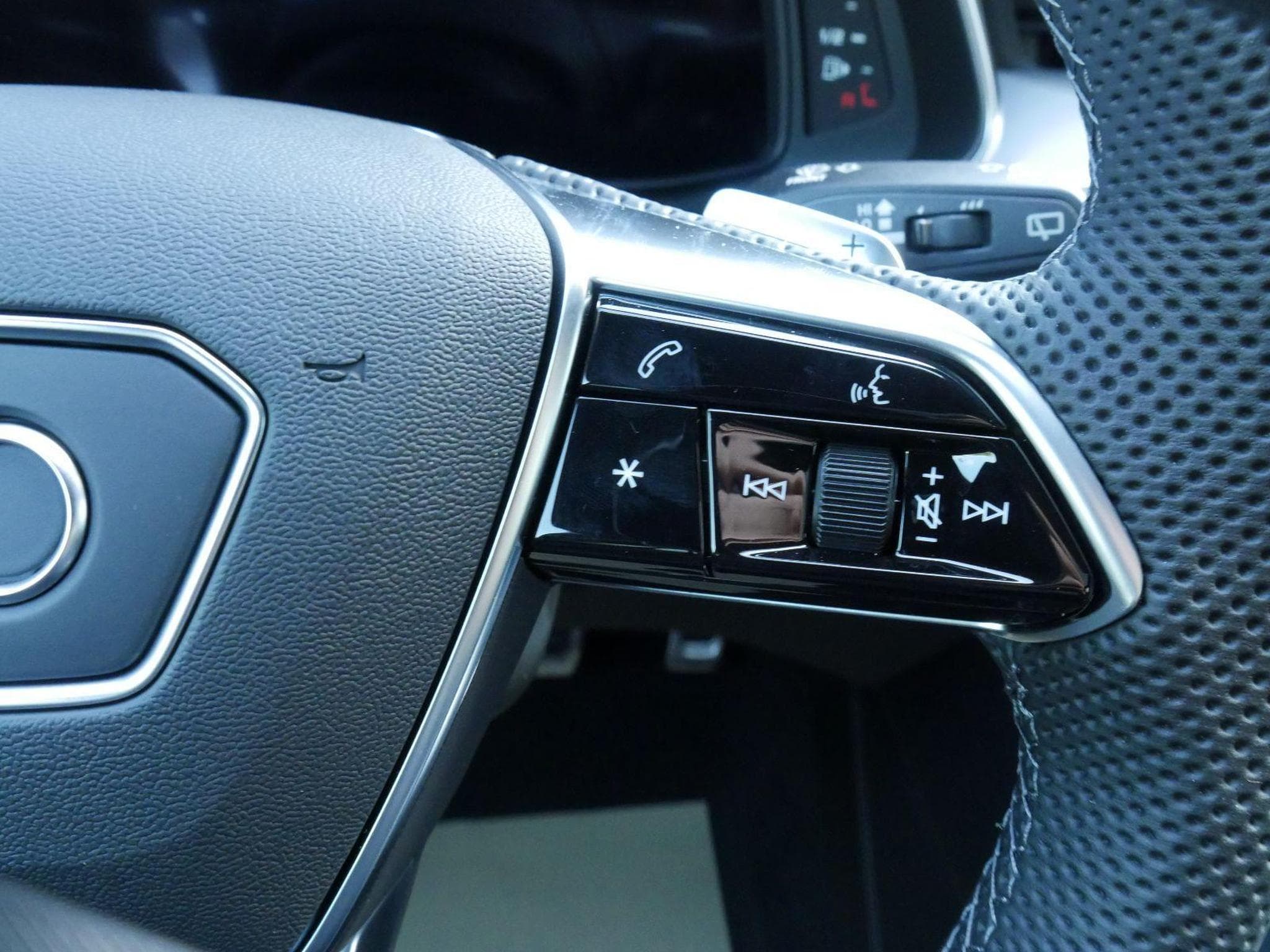 Audi S6 e-tron Avant TDI quattro (2024) - Photo 15