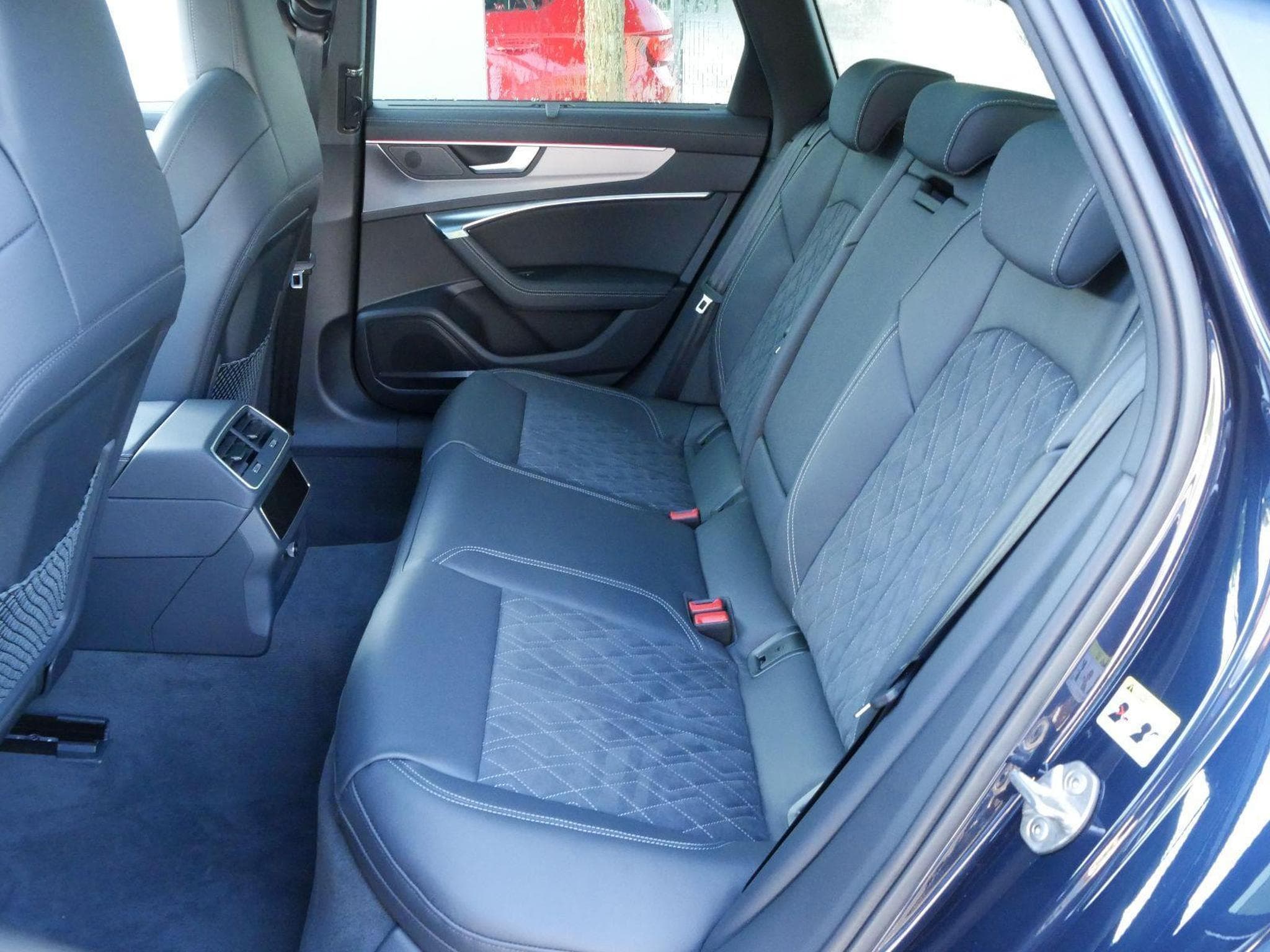 Audi S6 e-tron Avant TDI quattro (2024) - Photo 7