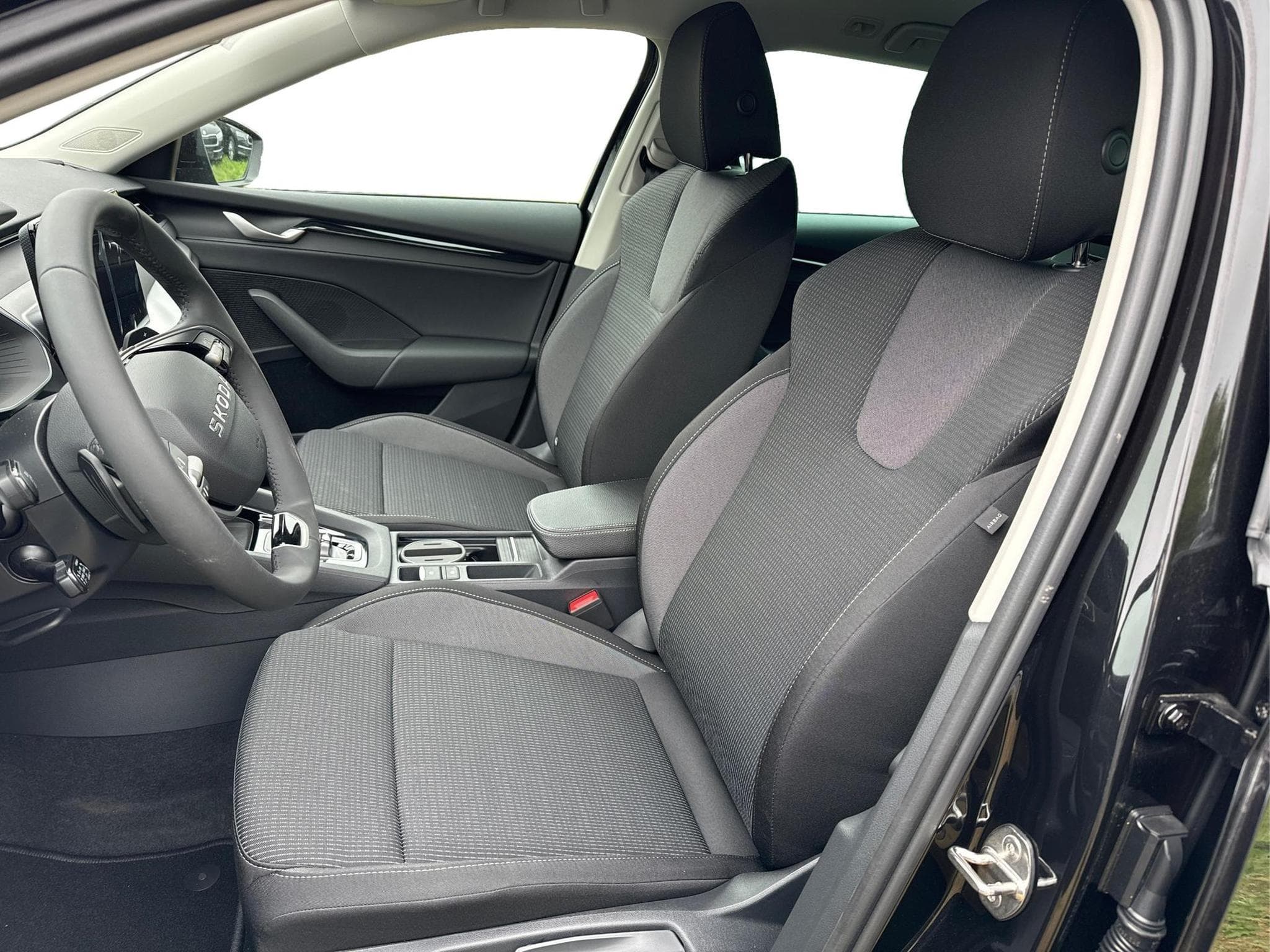 Skoda Octavia Selection (2025) - Photo 11