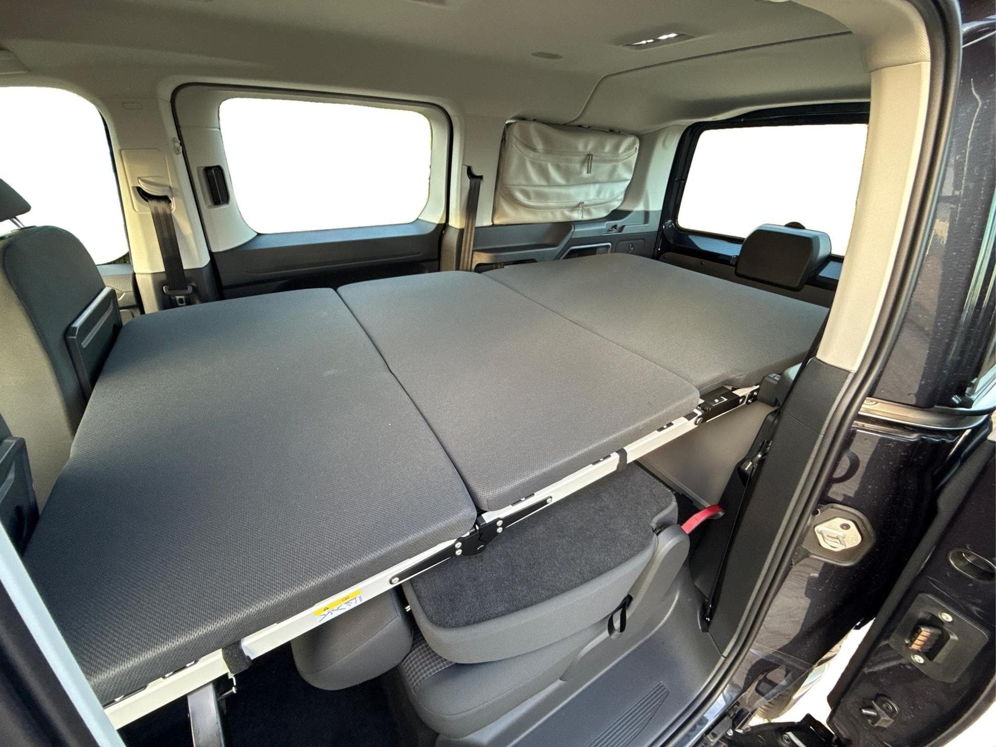 VW Caddy California Maxi (2025) - Photo 17