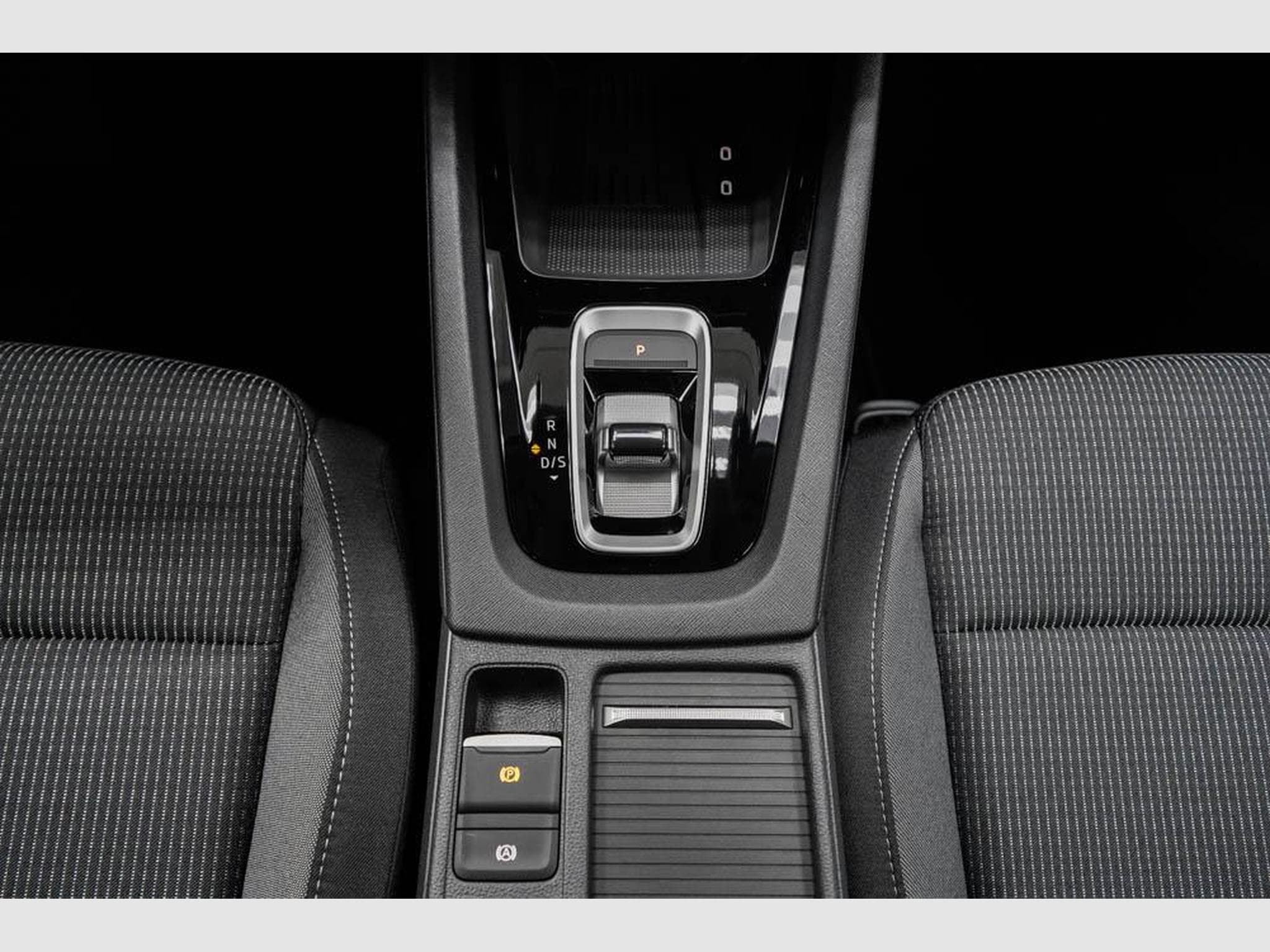 Skoda Octavia Kombi 1,5 eTSI (2025) - Photo 12