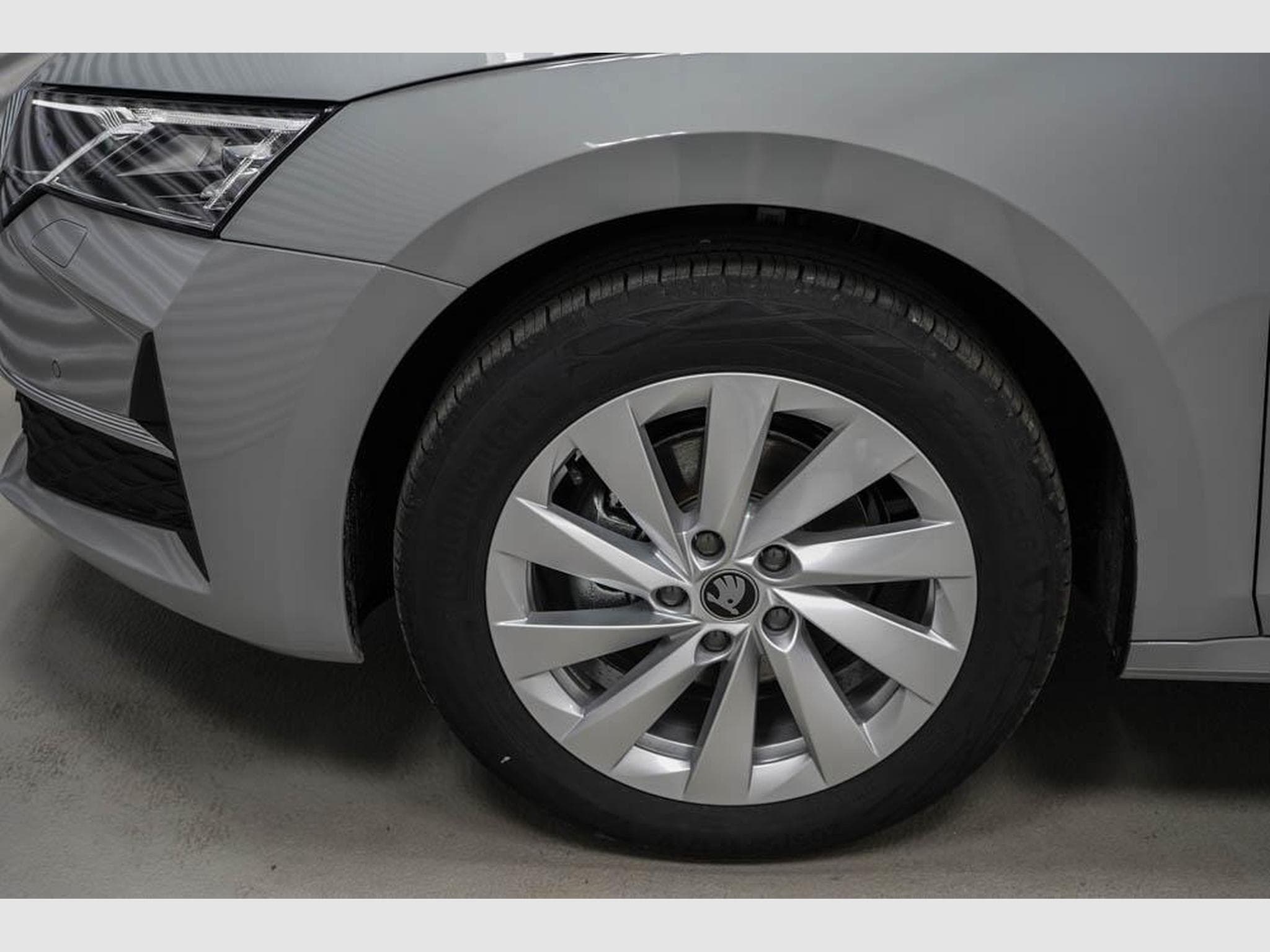 Skoda Octavia Kombi 1,5 eTSI (2025) - Photo 4