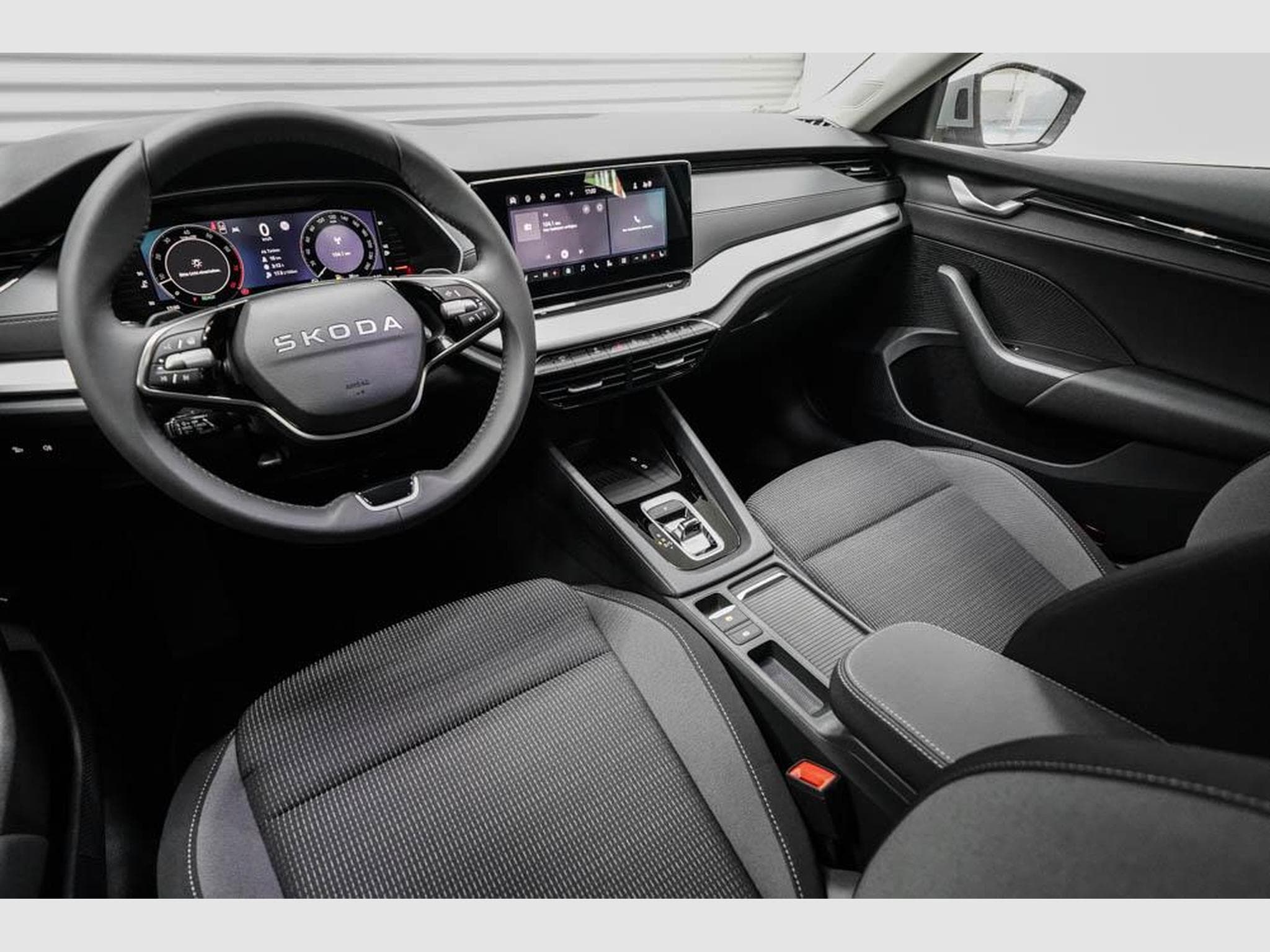 Skoda Octavia Kombi 1,5 eTSI (2025) - Photo 6