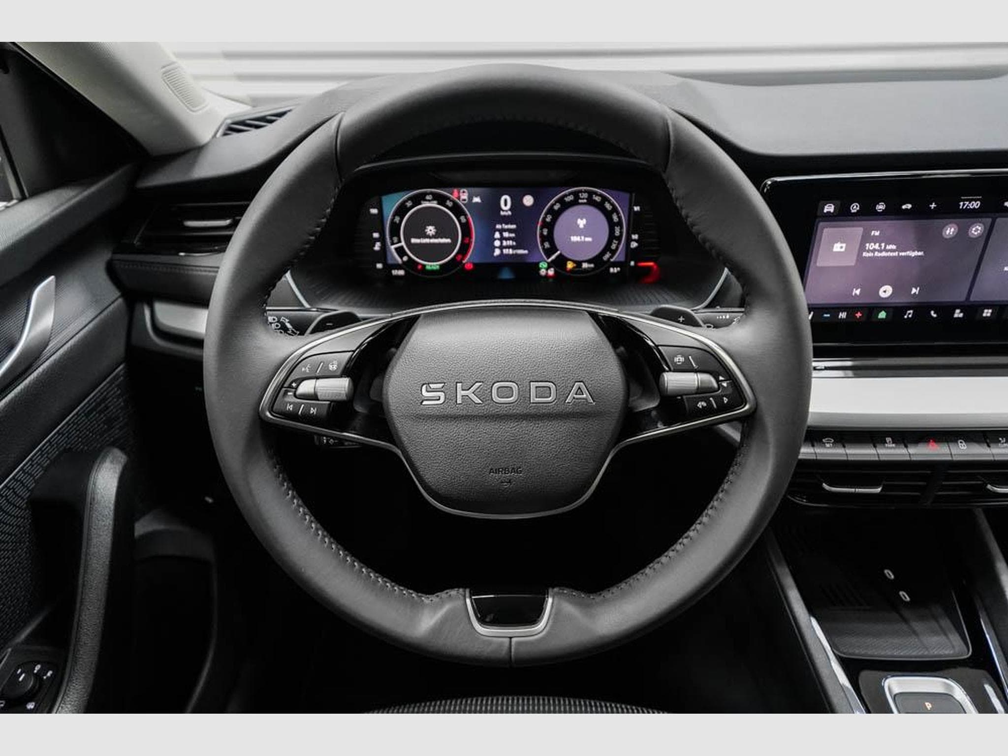 Skoda Octavia Kombi 1,5 eTSI (2025) - Photo 8