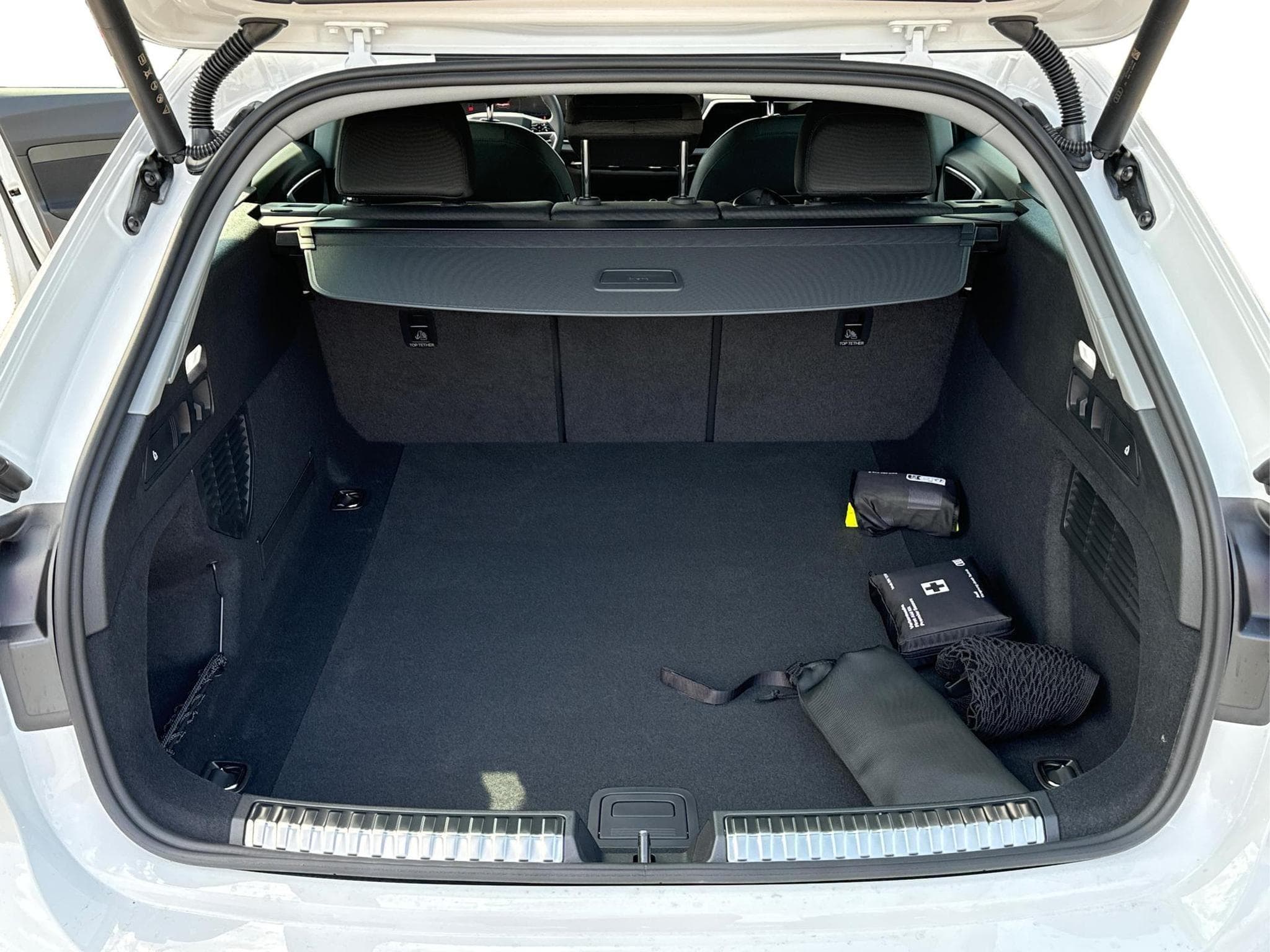 Audi A5 Avant Basis (2025) - Photo 11