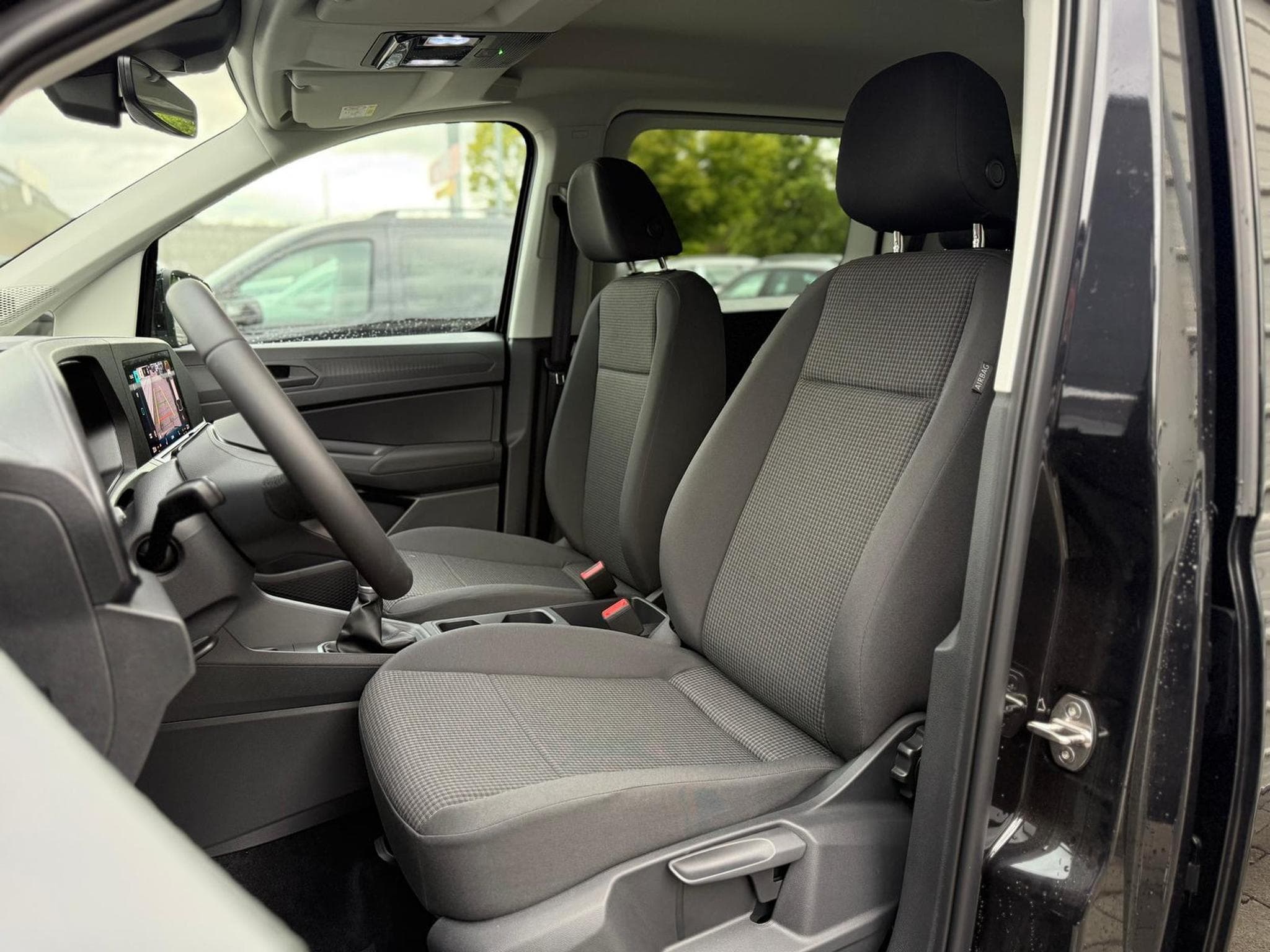 VW Caddy 2.0 TDI 4Motion (2025) - Foto 8