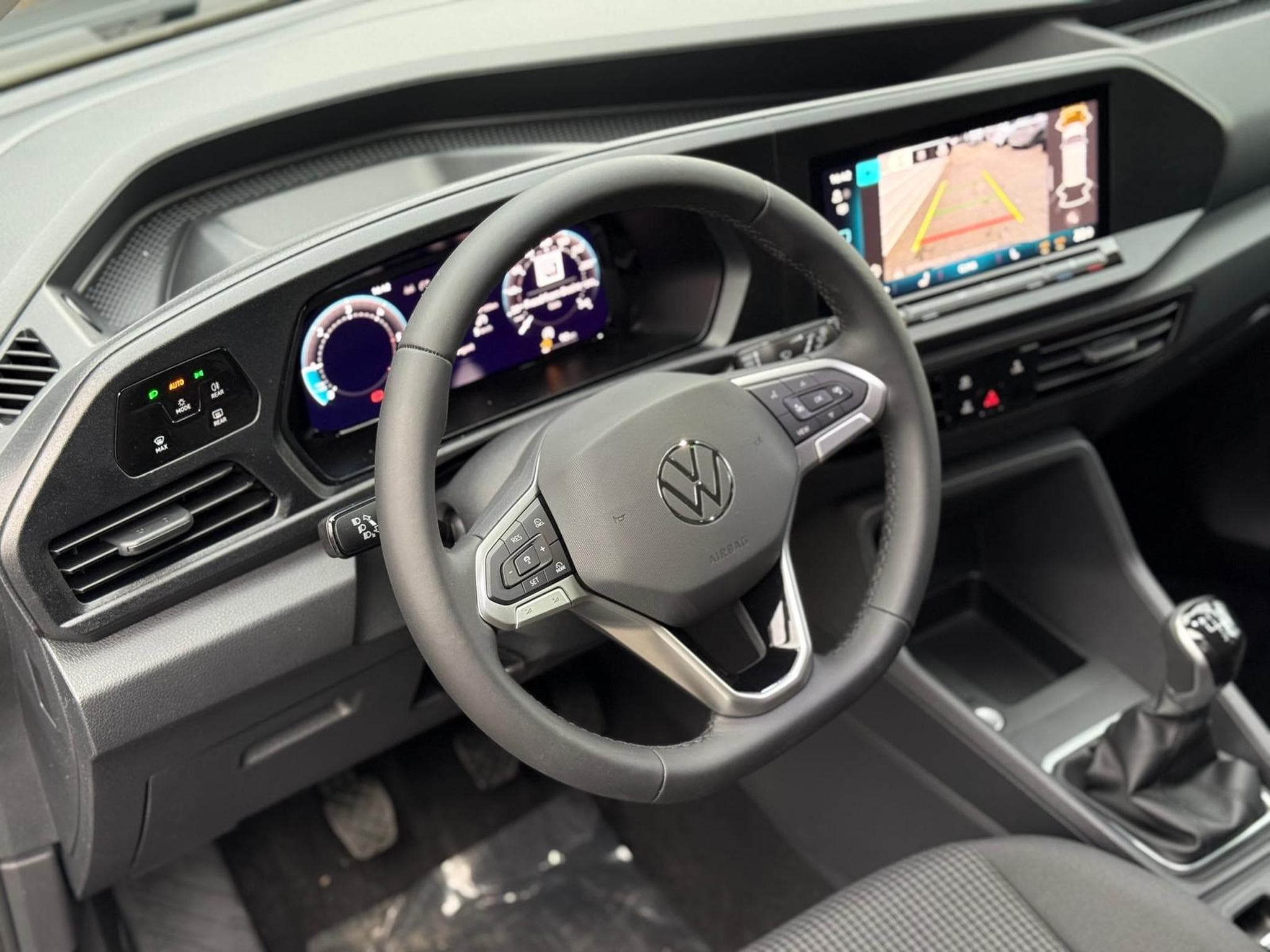 VW Caddy 2.0 TDI 4Motion (2025) - Foto 9