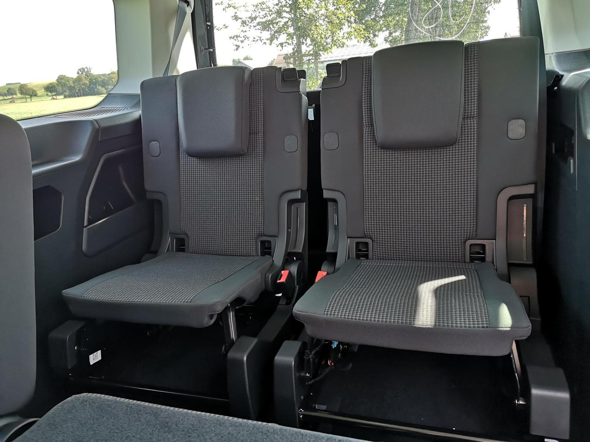 VW Caddy Basis Maxi (2025) - Photo 11