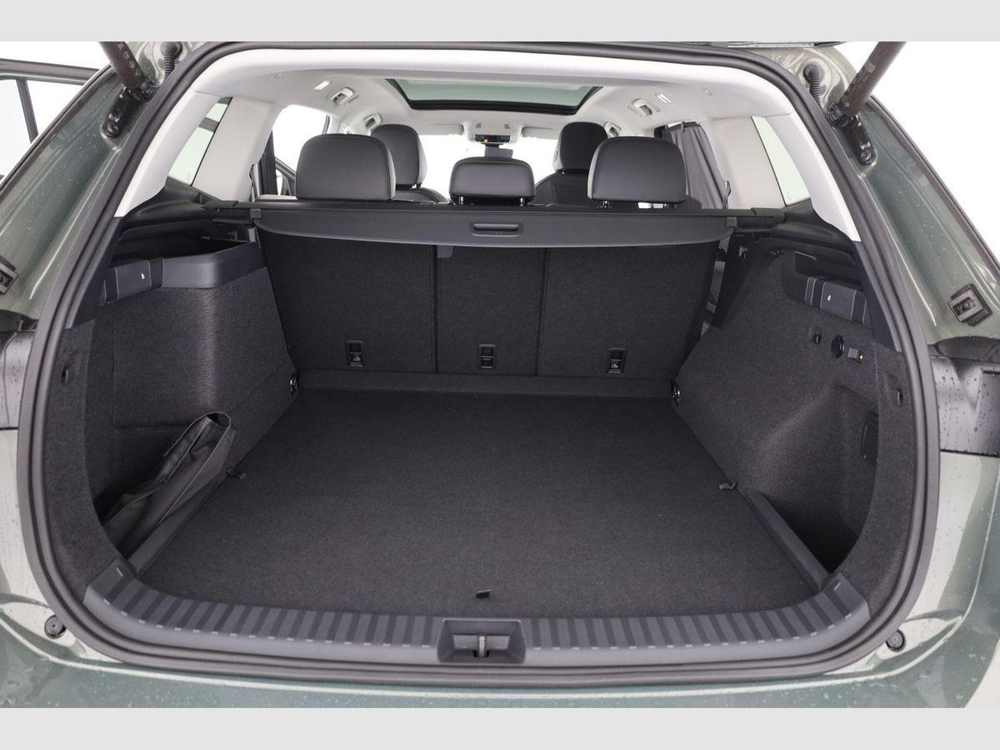 VW Tayron 1.5 TSI eHybrid 150 kW Life (2025) - Photo 11