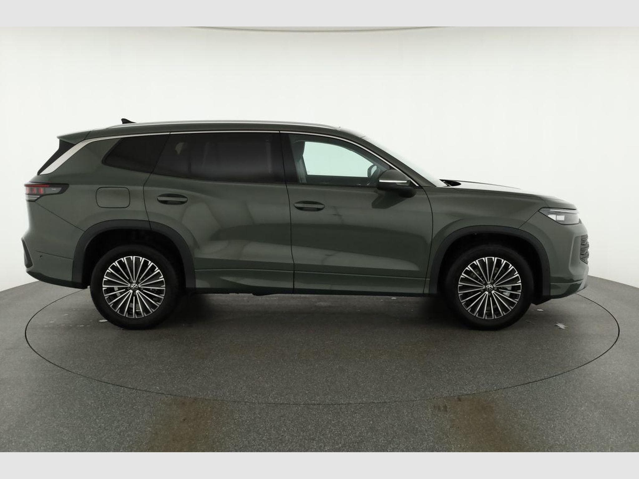 VW Tayron 1.5 TSI eHybrid 150 kW Life (2025) - Photo 23