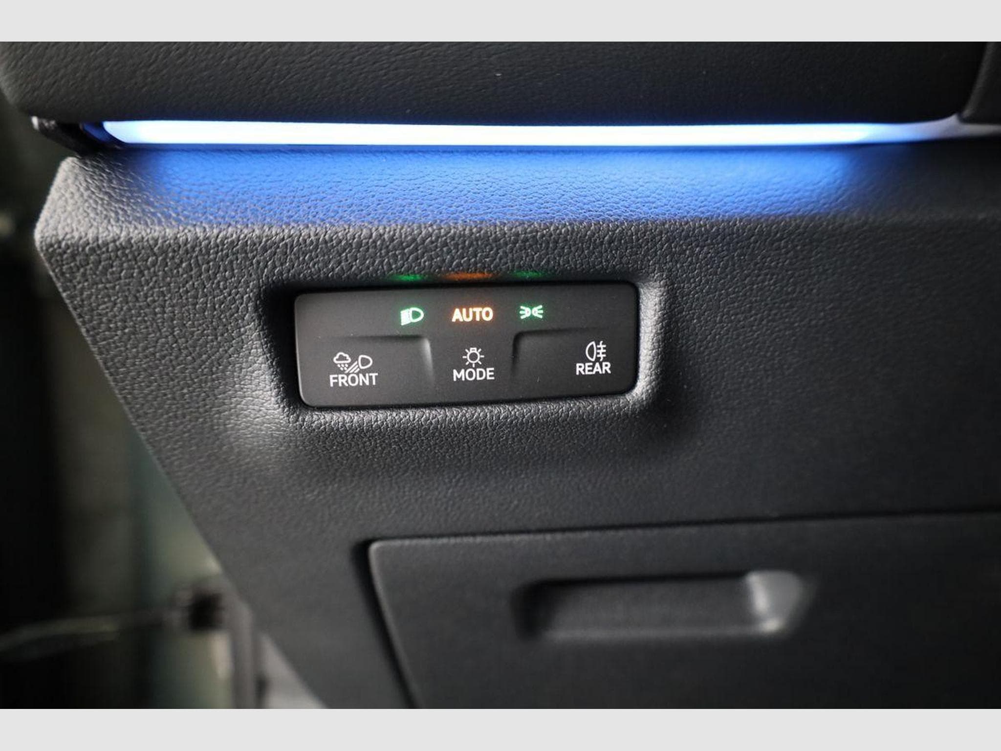 VW Tayron 1.5 TSI eHybrid 150 kW Life (2025) - Photo 7