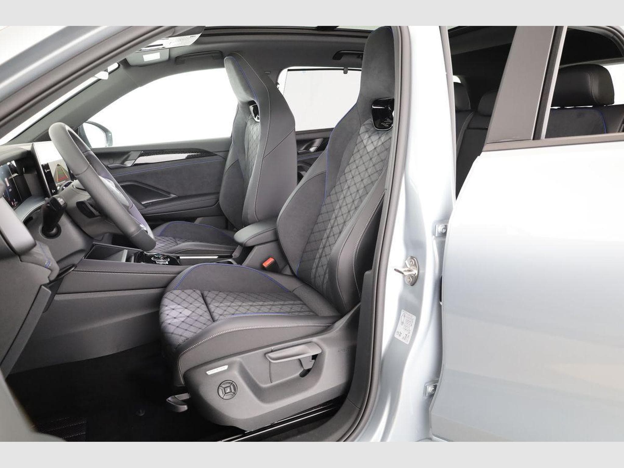 VW Tayron 2.0 TDI 142 kW 4Motion R-Line (2025) - Foto 10