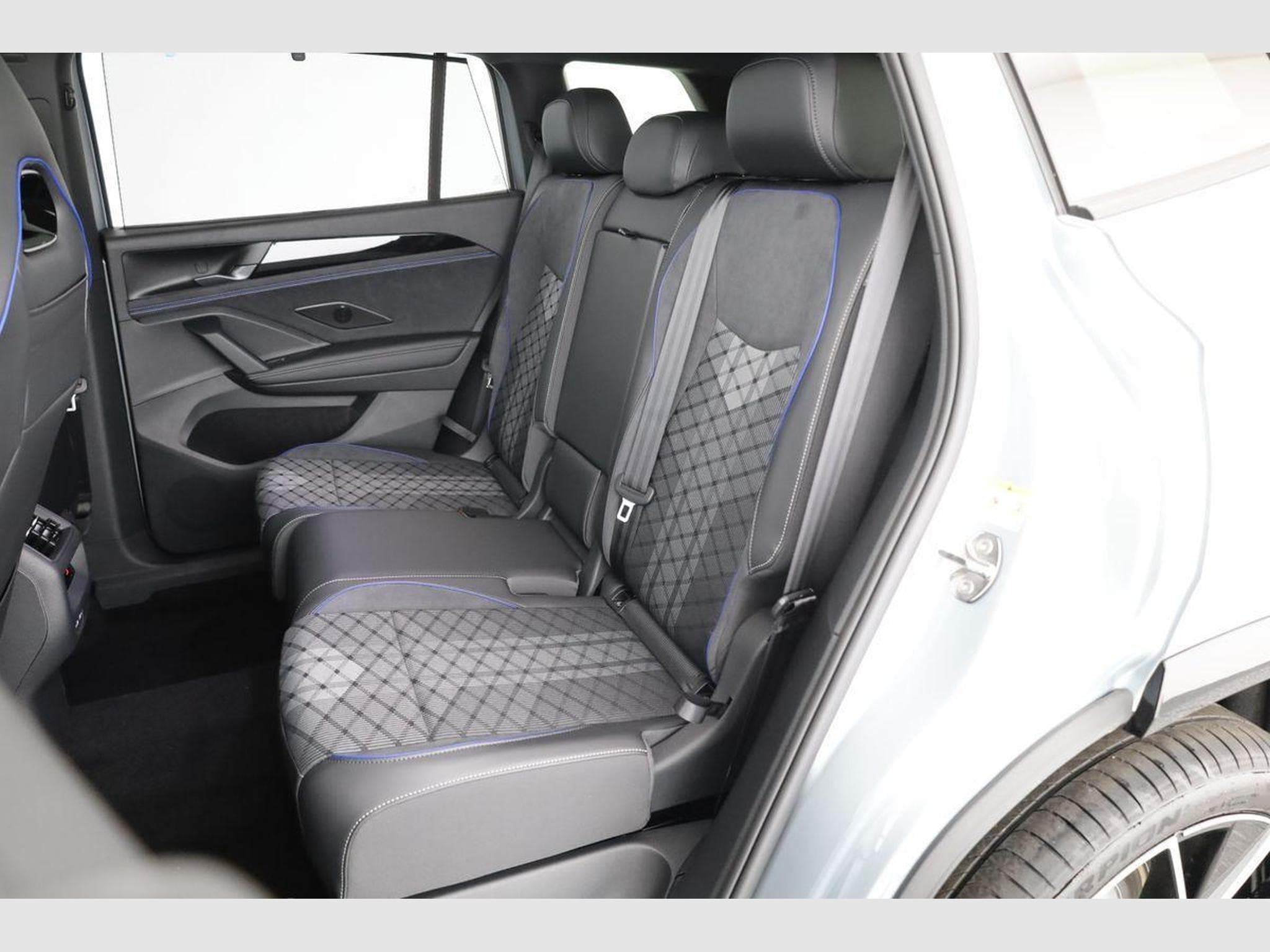 VW Tayron 2.0 TDI 142 kW 4Motion R-Line (2025) - Foto 11