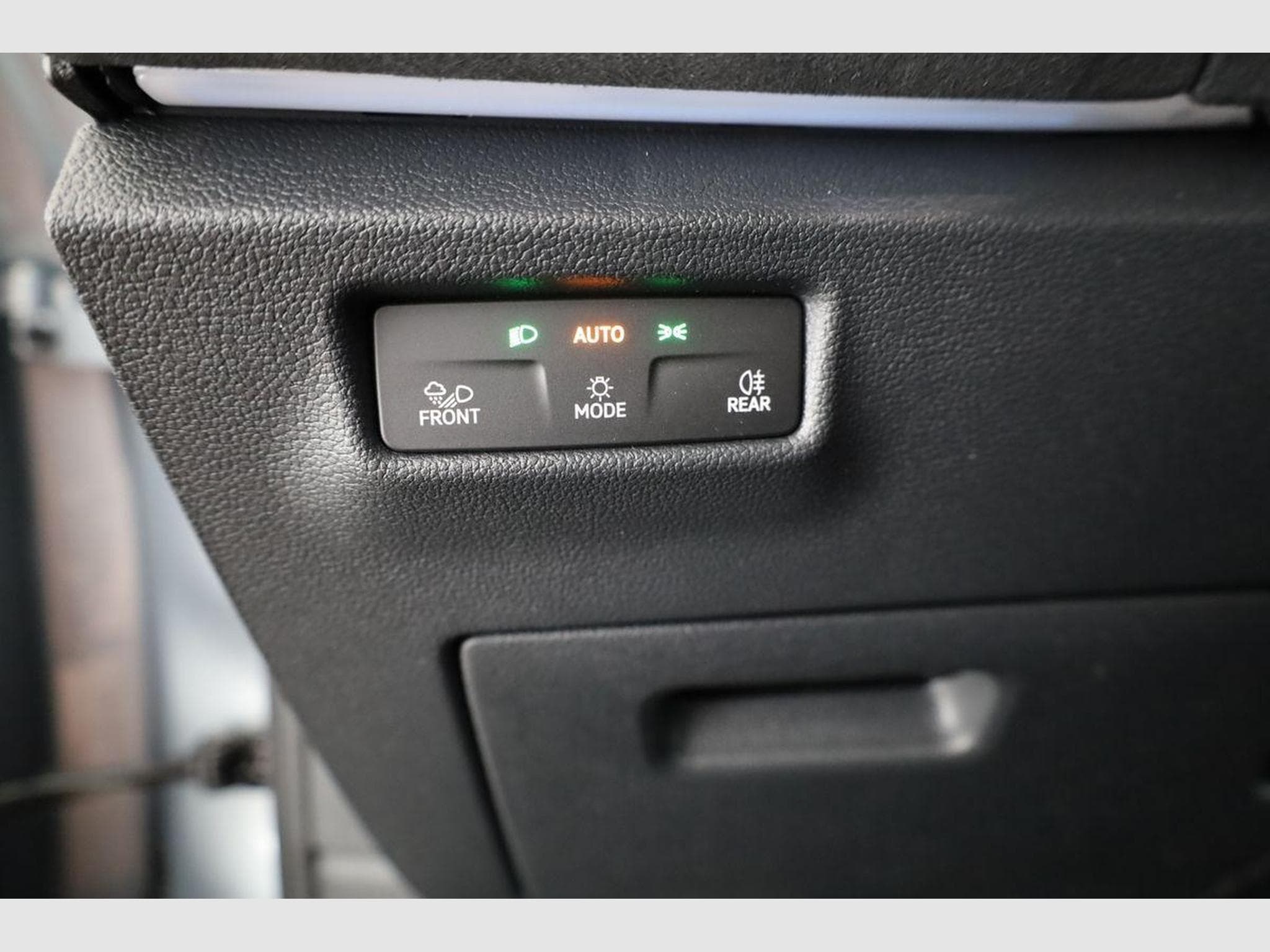 VW Tayron 2.0 TDI 142 kW 4Motion R-Line (2025) - Foto 8