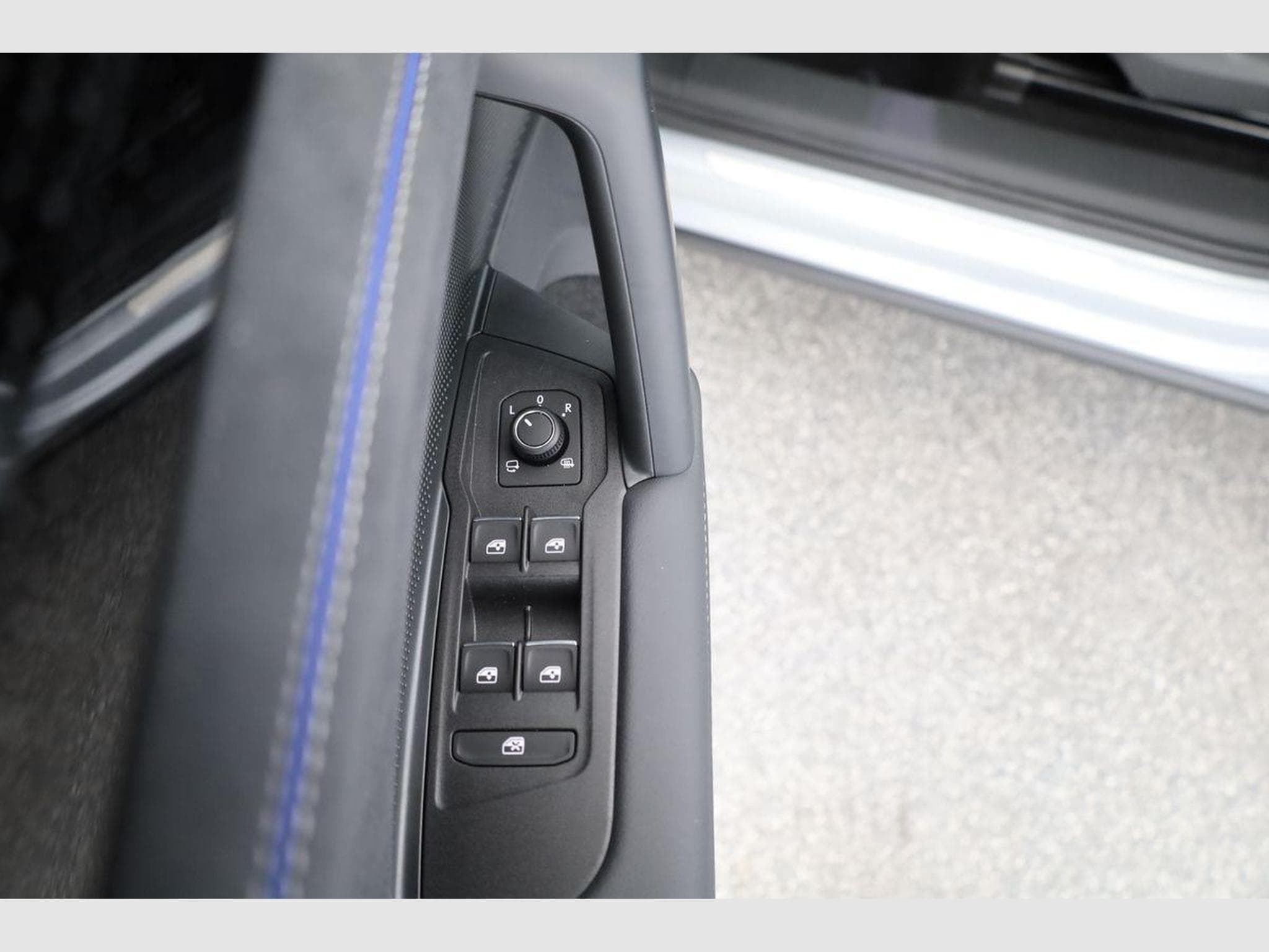 VW Tayron 2.0 TDI 142 kW 4Motion R-Line (2025) - Foto 9