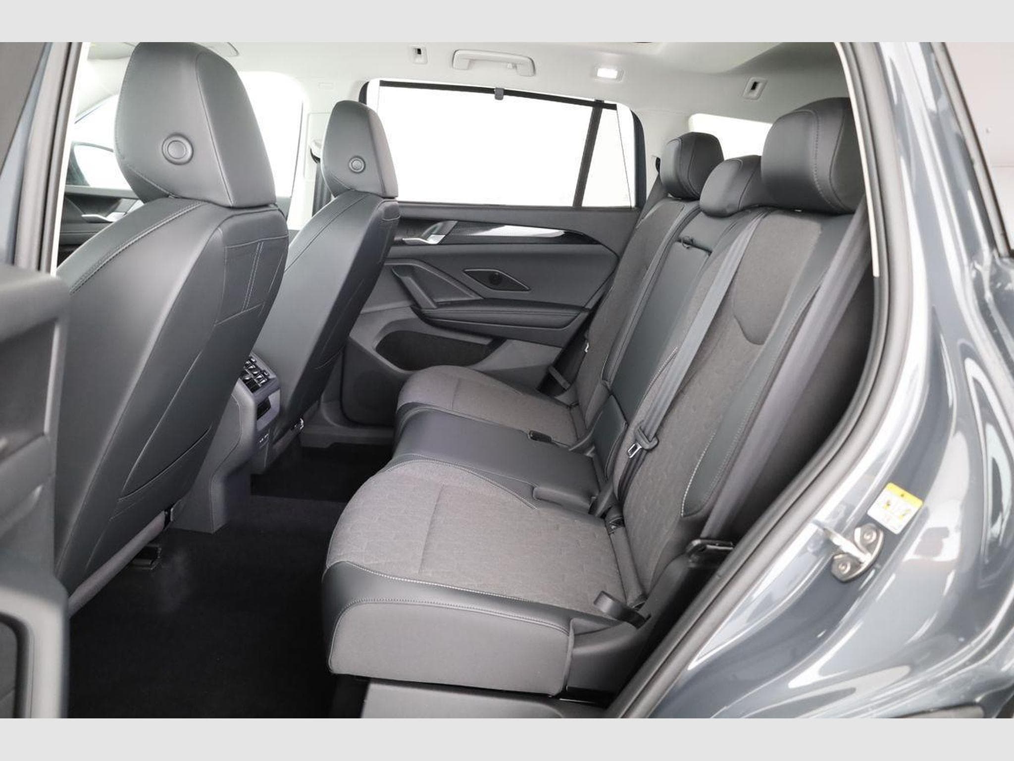 VW Tayron 1.5 TSI eHybrid 150 kW Life (2025) - Foto 11