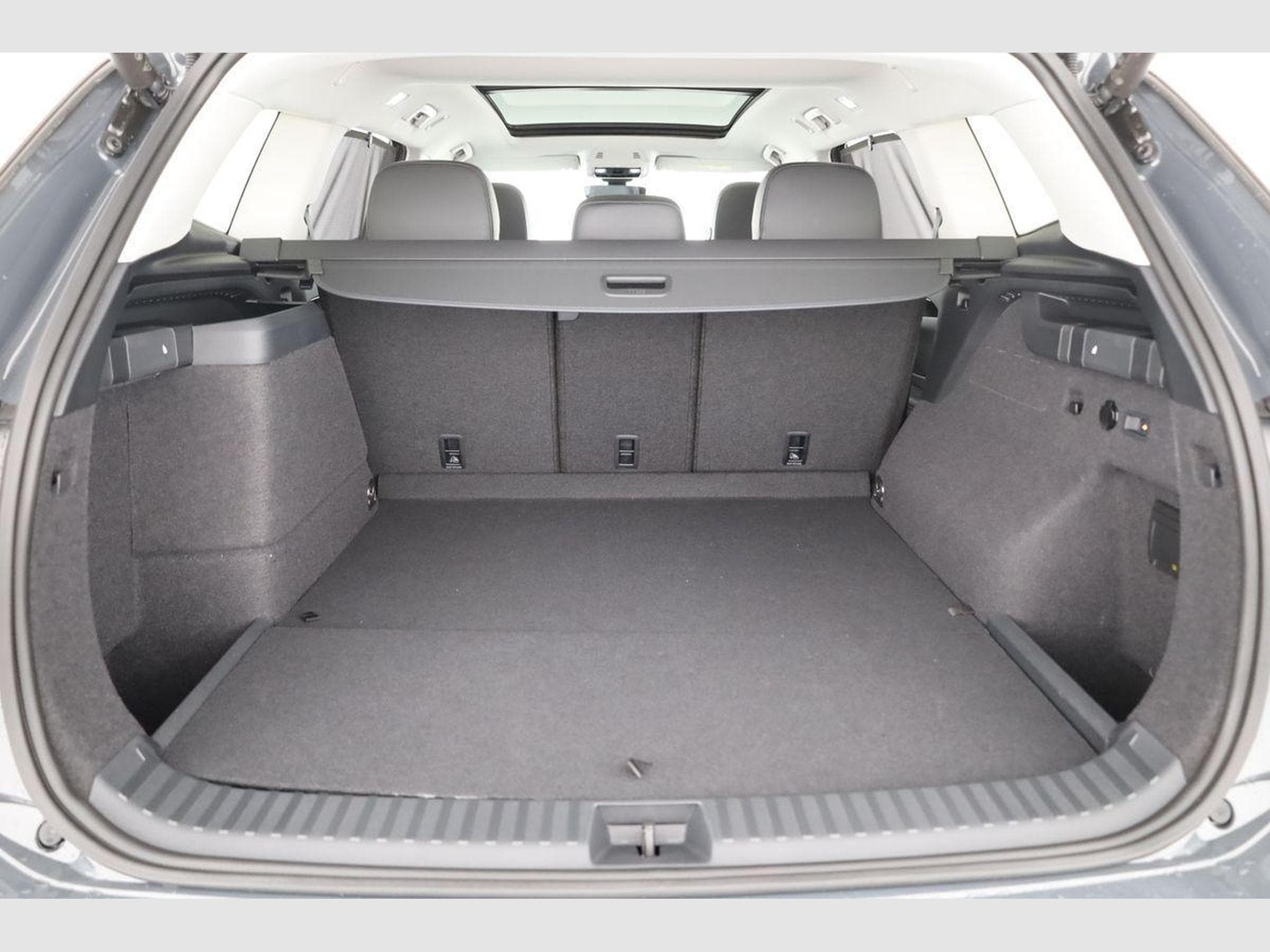 VW Tayron 1.5 TSI eHybrid 150 kW Life (2025) - Photo 12