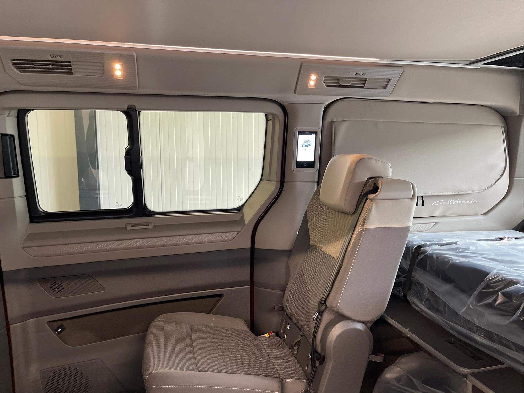 VW California Beach Camper (2025) - Photo 16
