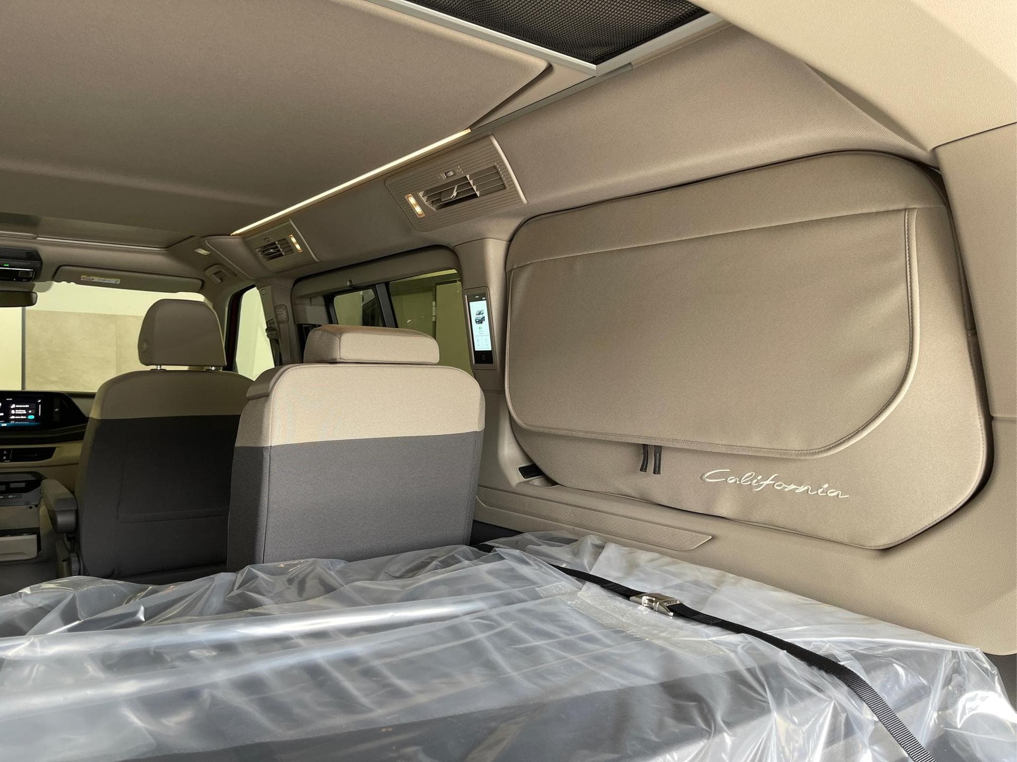 VW California Beach Camper (2025) - Photo 21