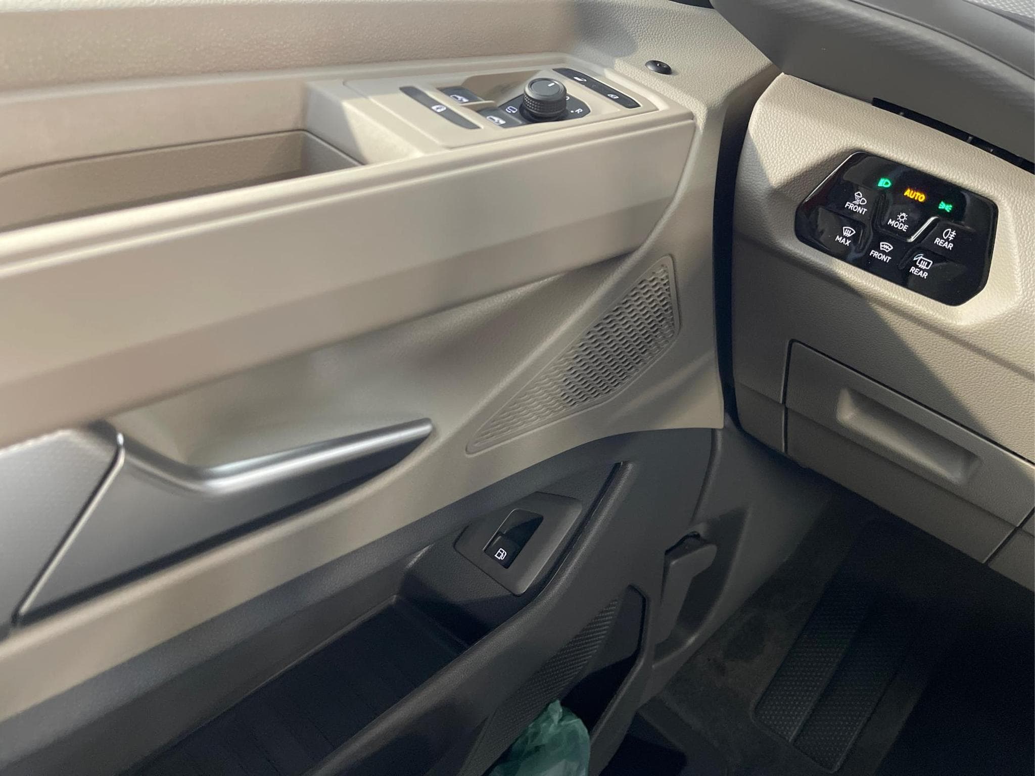 VW California Beach Camper (2025) - Photo 9